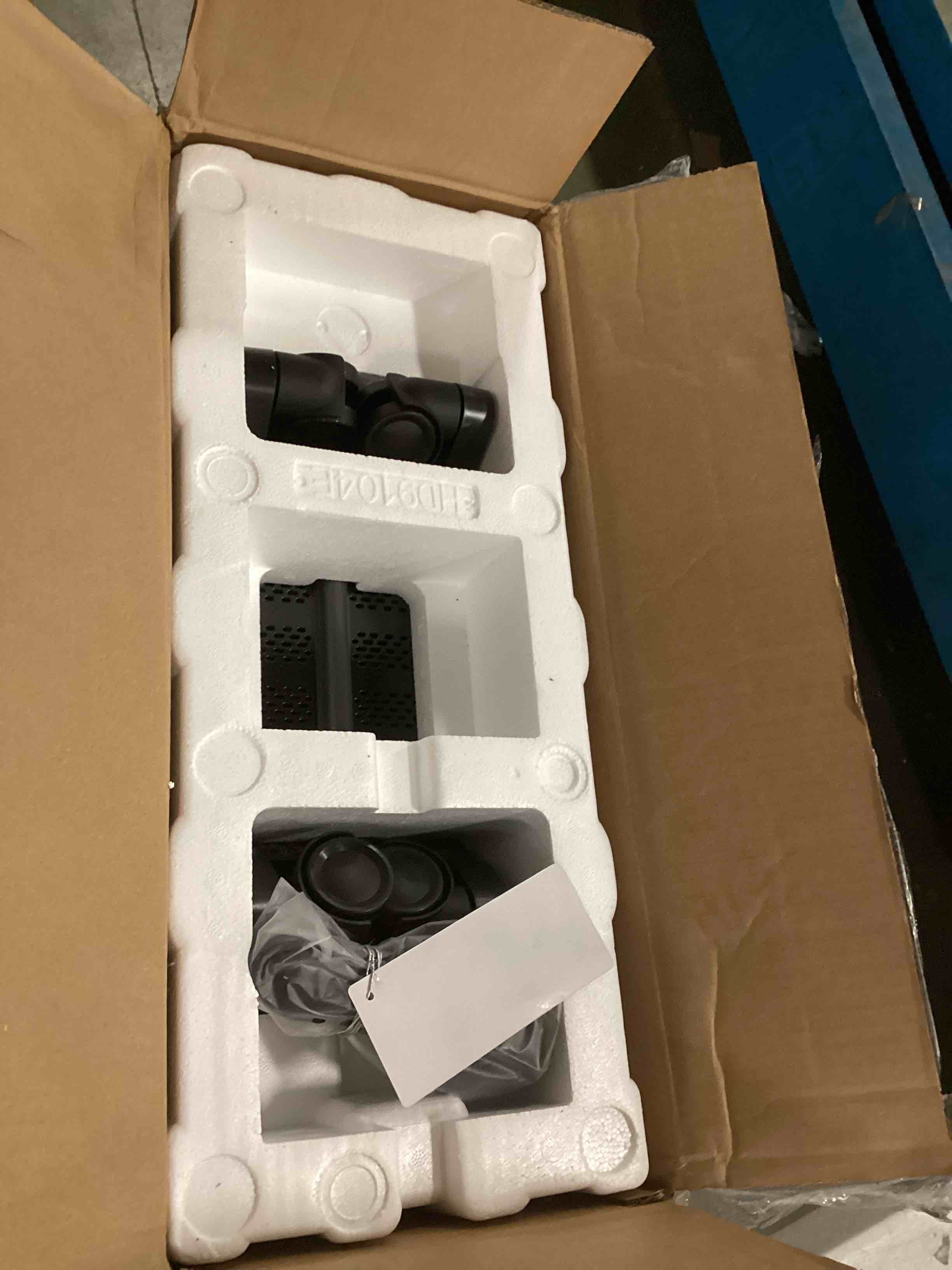 https://s3.amazonaws.com/lotting-images-prod/bidfta/PPE2244962_1739394730595.jpeg