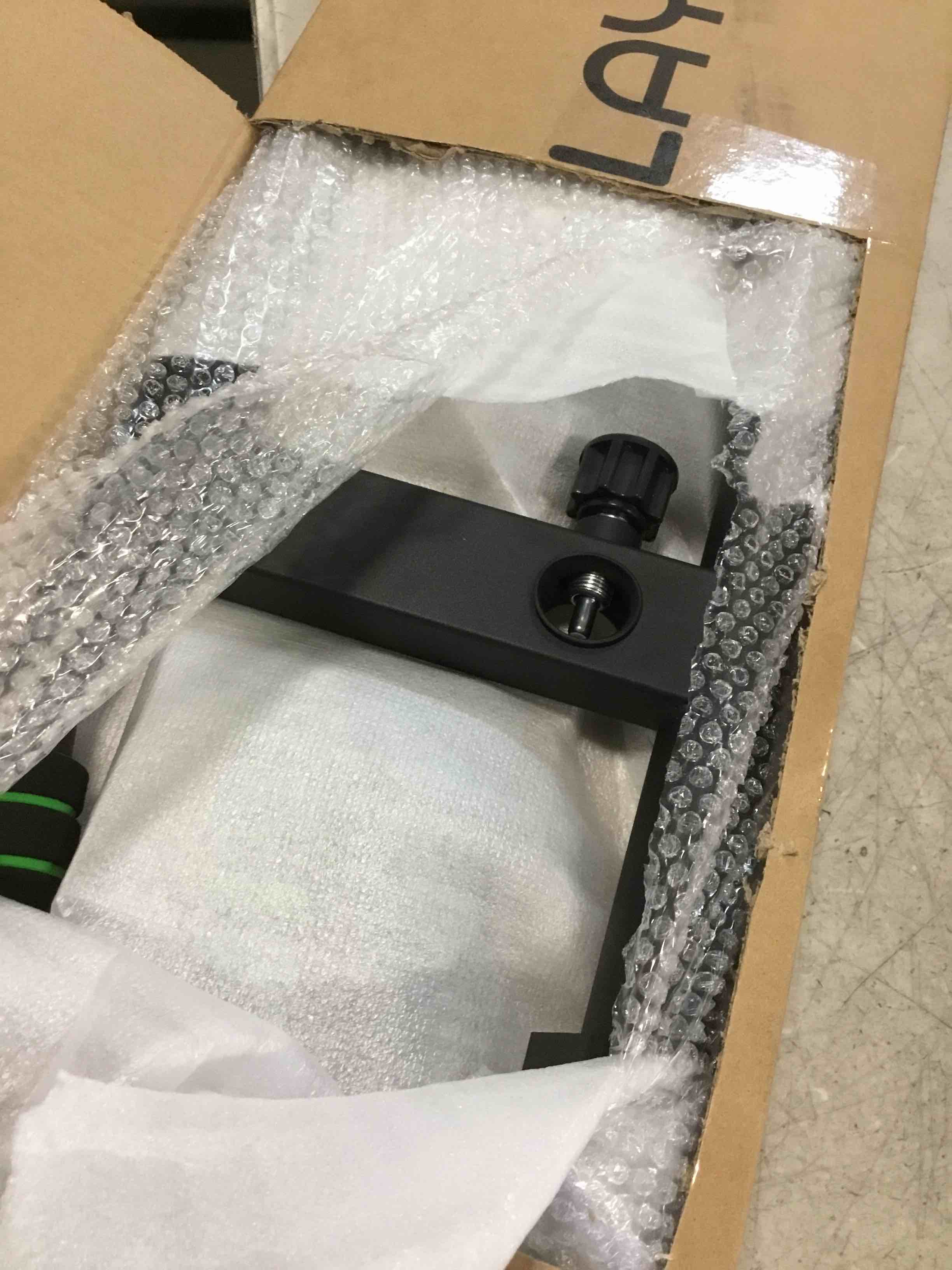 https://s3.amazonaws.com/lotting-images-prod/bidfta/PPE2245312_1737405063208.jpeg