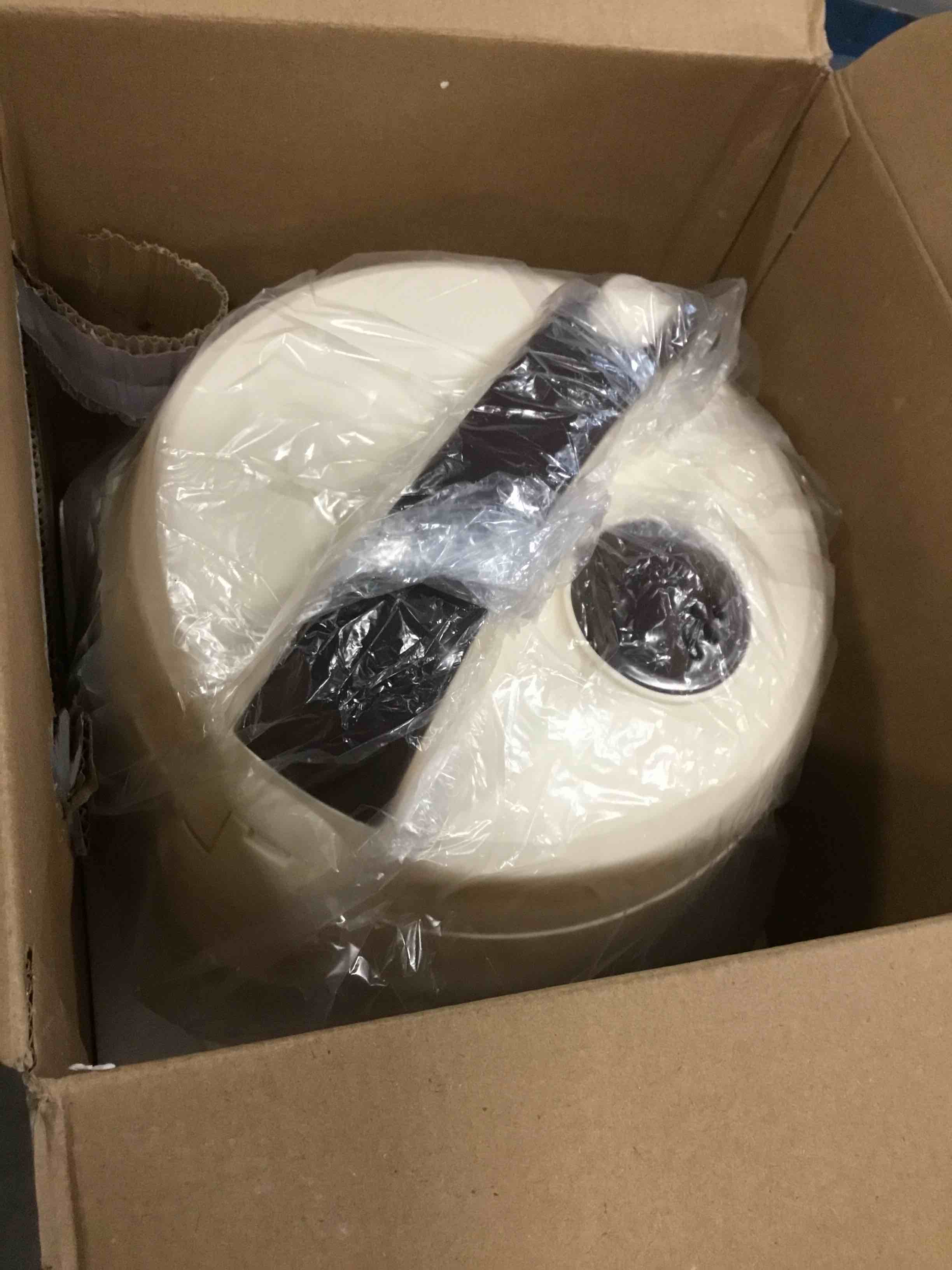 https://s3.amazonaws.com/lotting-images-prod/bidfta/PPE2245646_1737548104464.jpeg