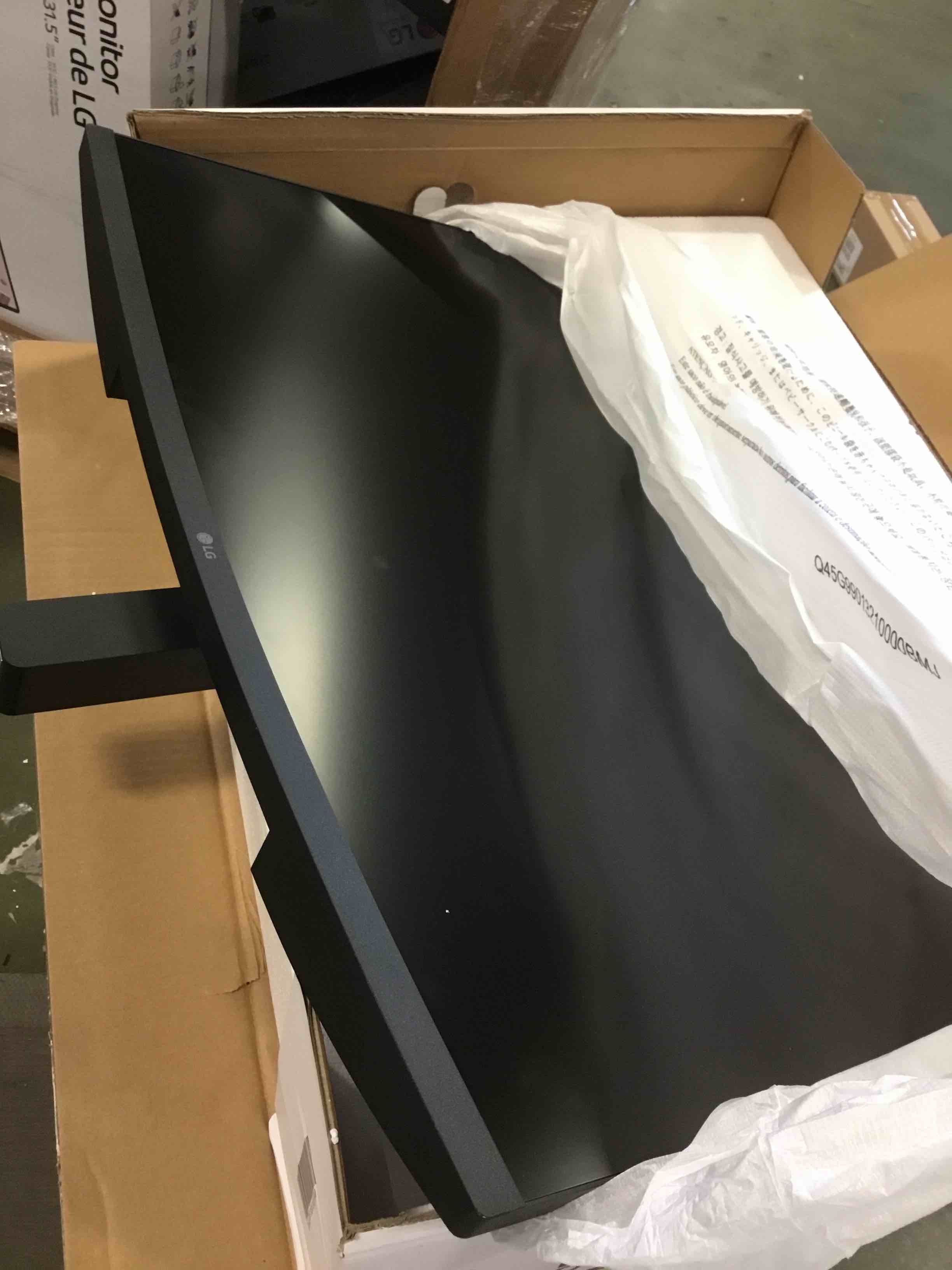 https://s3.amazonaws.com/lotting-images-prod/bidfta/PPE2246627_1737993631786.jpeg