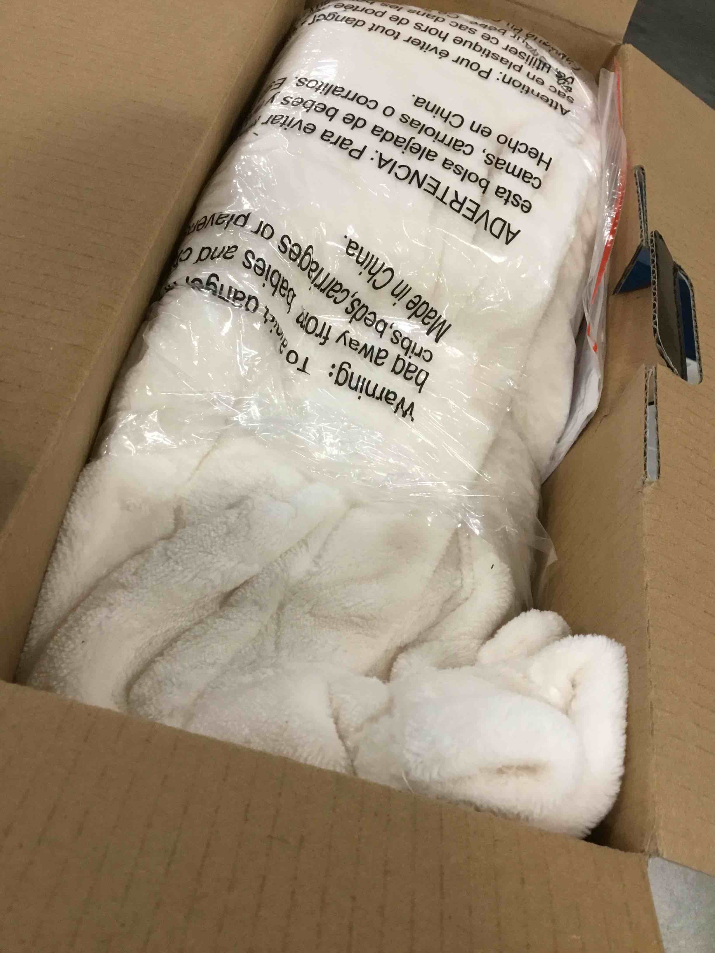 https://s3.amazonaws.com/lotting-images-prod/bidfta/PPE2246841_1738071866476.jpeg