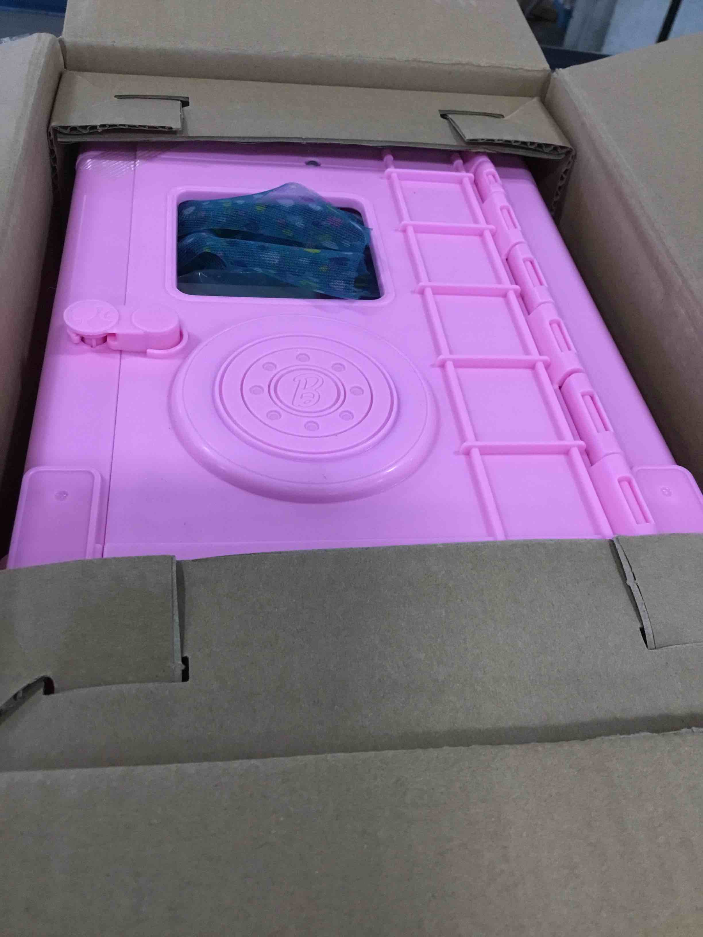 https://s3.amazonaws.com/lotting-images-prod/bidfta/PPE2247046_1738092976429.jpeg