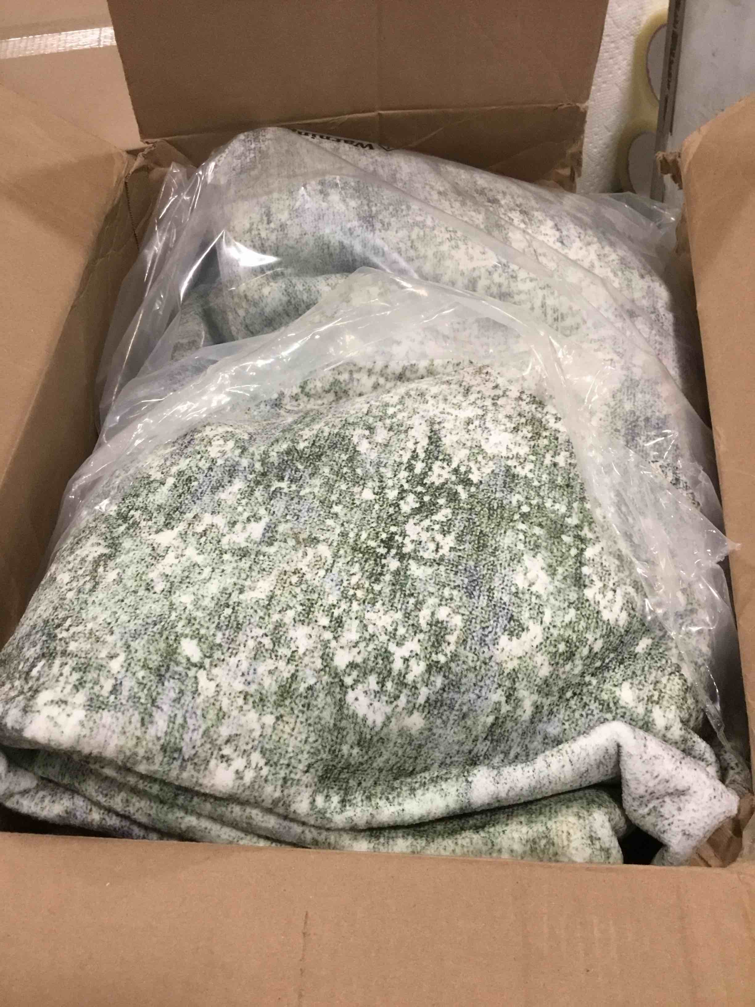 https://s3.amazonaws.com/lotting-images-prod/bidfta/PPE2247743_1738589008850.jpeg