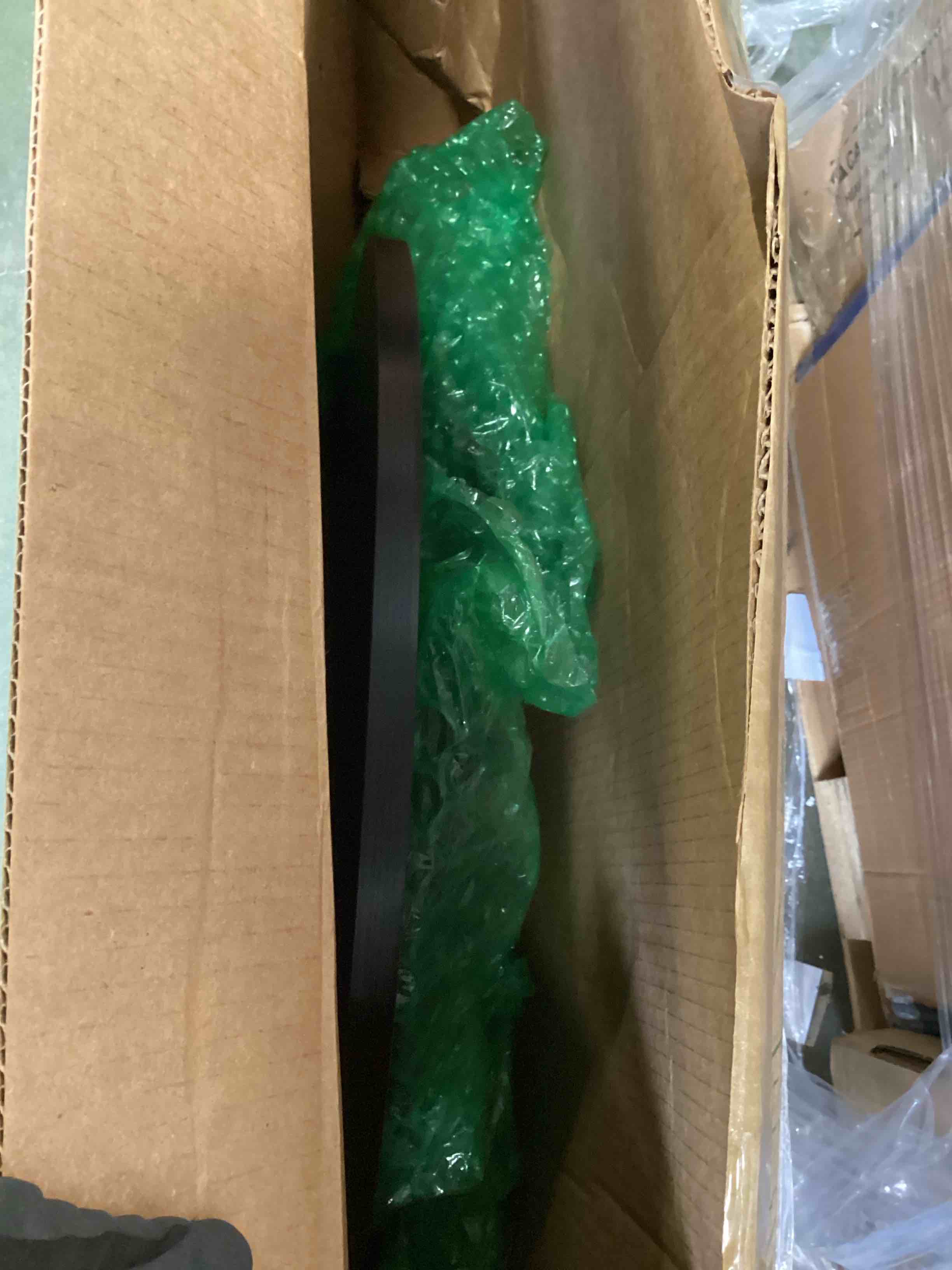 https://s3.amazonaws.com/lotting-images-prod/bidfta/PPE2254939_1748885649405.jpeg