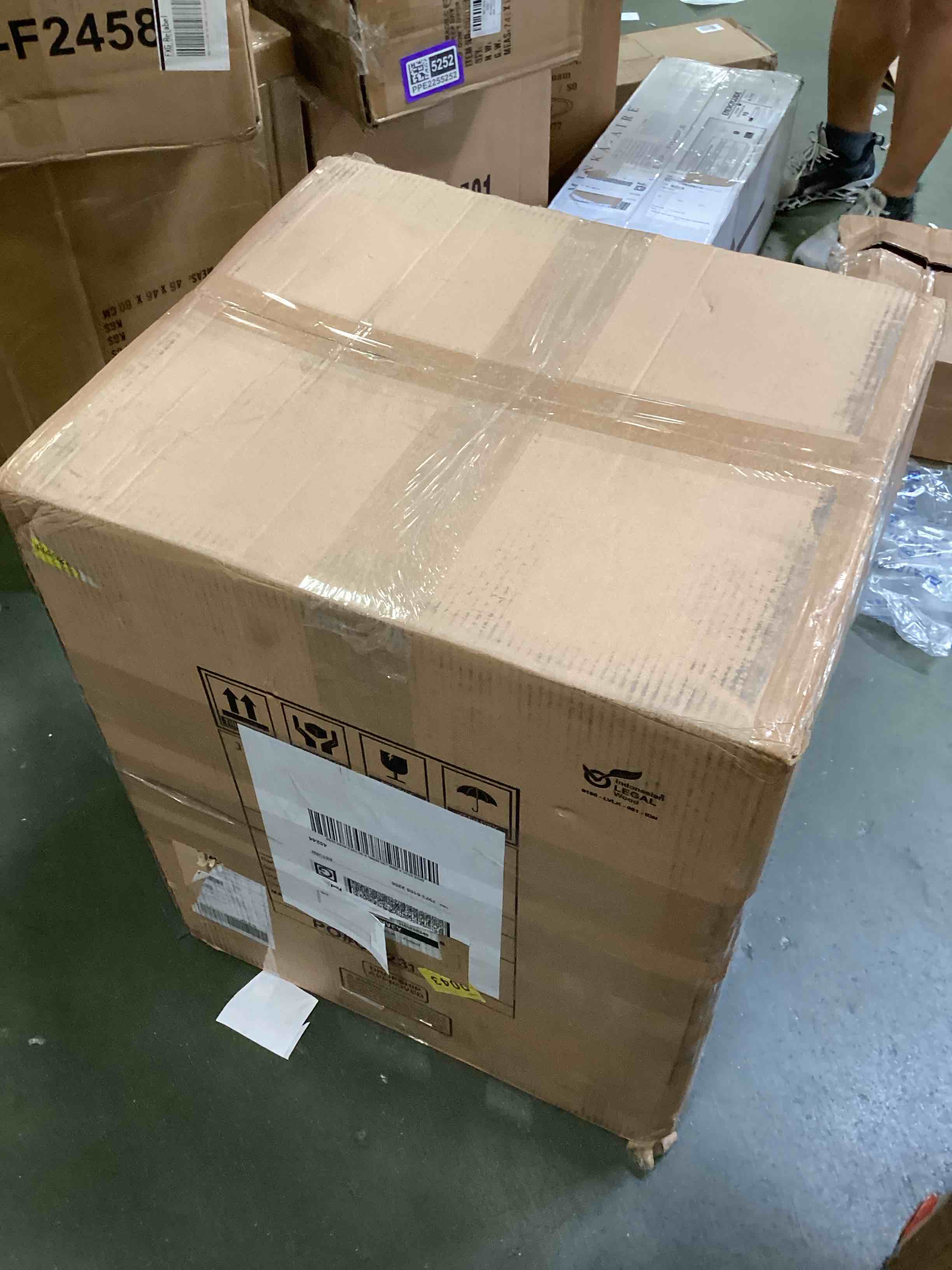 https://s3.amazonaws.com/lotting-images-prod/bidfta/PPE2255254_1749066405763.jpeg
