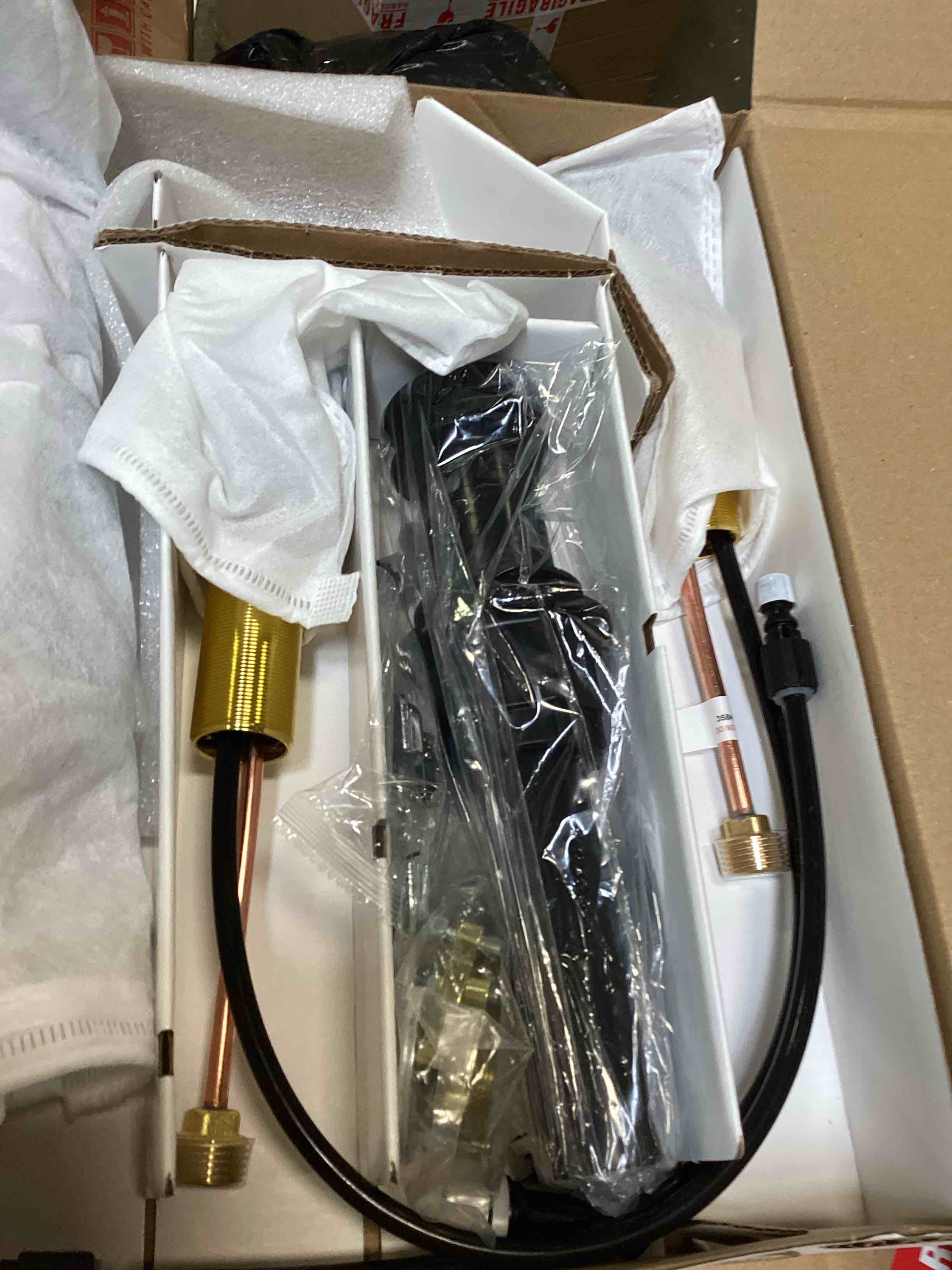 https://s3.amazonaws.com/lotting-images-prod/bidfta/PPE2255325_1749222052263.jpeg
