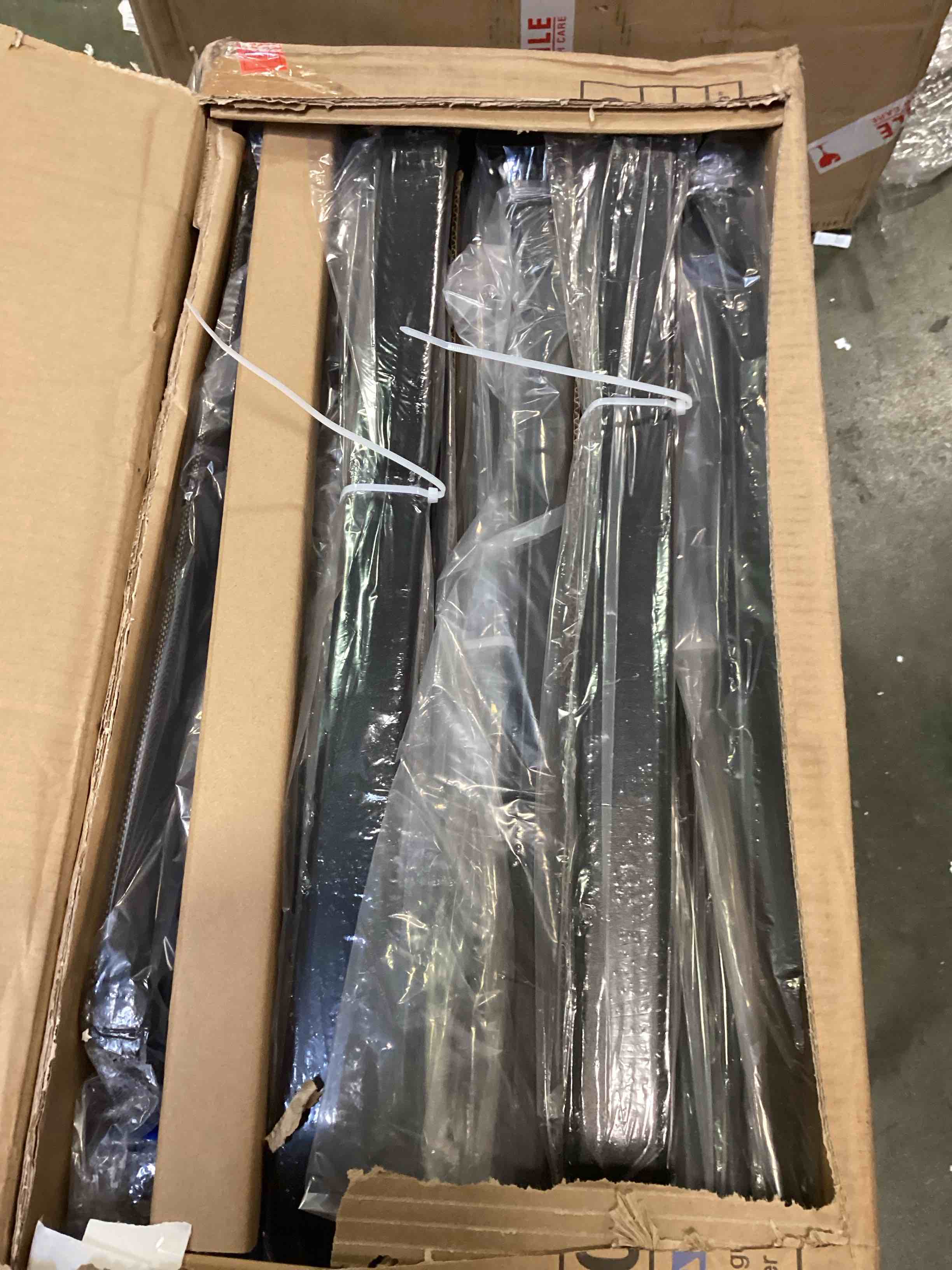https://s3.amazonaws.com/lotting-images-prod/bidfta/PPE2255334_1749223303361.jpeg