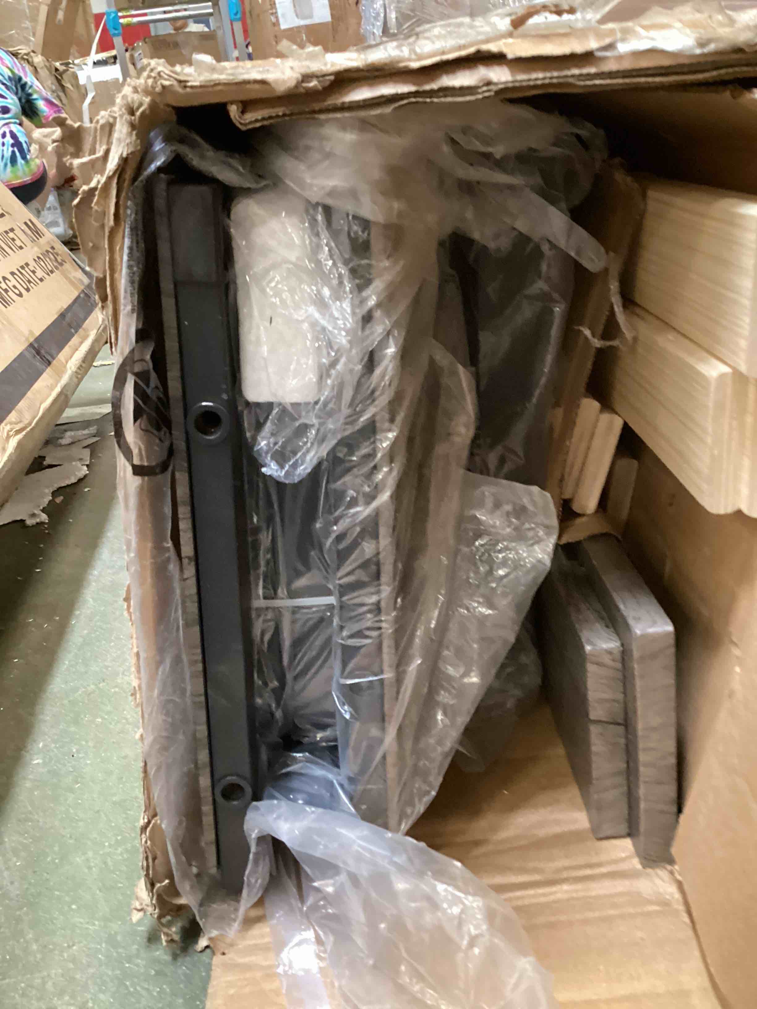 https://s3.amazonaws.com/lotting-images-prod/bidfta/PPE2255823_1749747652713.jpeg