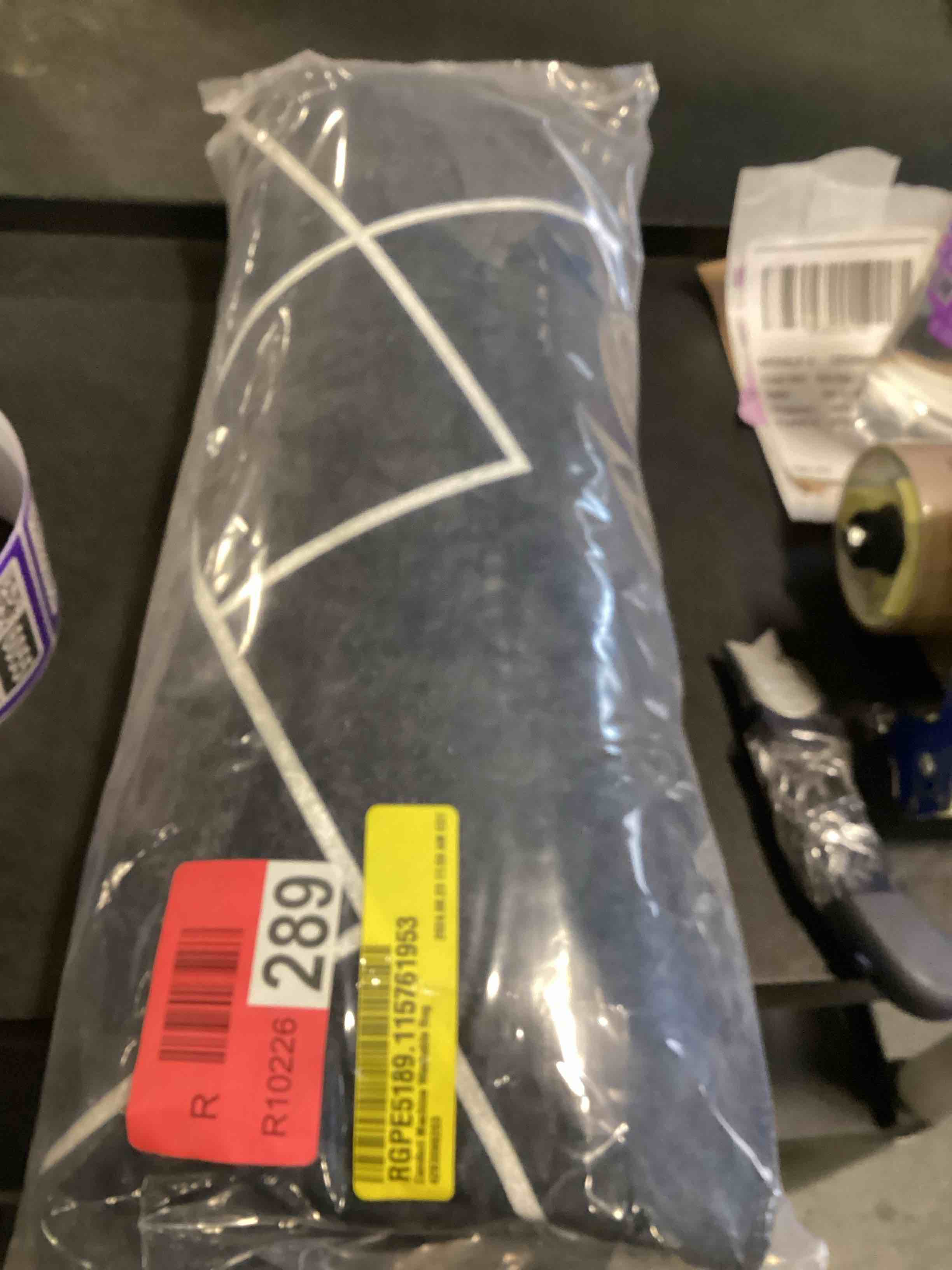 https://s3.amazonaws.com/lotting-images-prod/bidfta/PPE2256048_1749900458538.jpeg