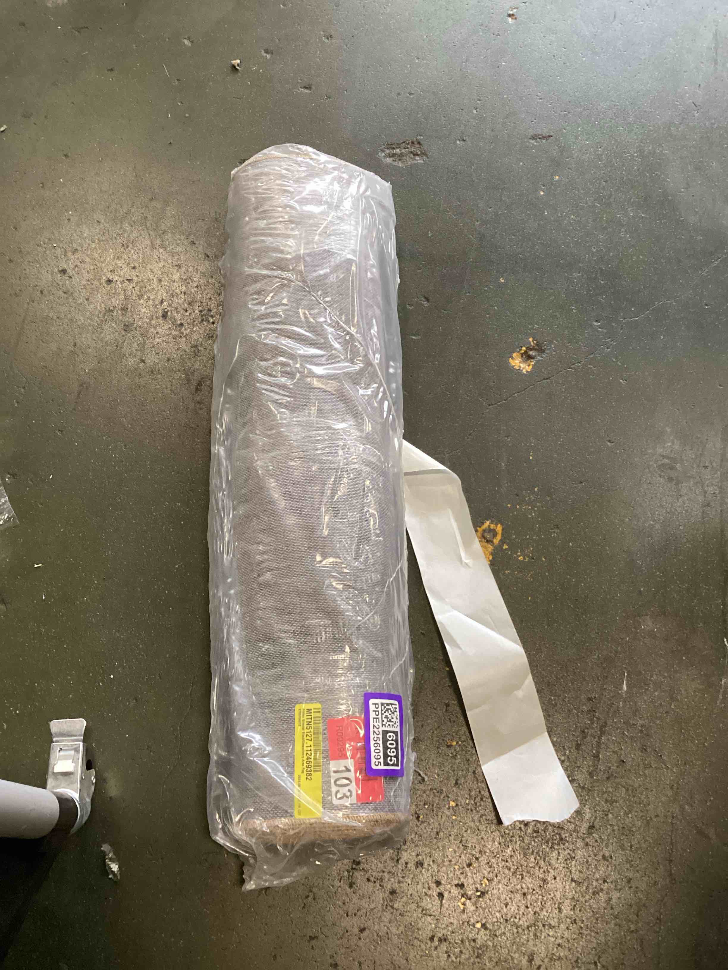 https://s3.amazonaws.com/lotting-images-prod/bidfta/PPE2256095_1749909006732.jpeg