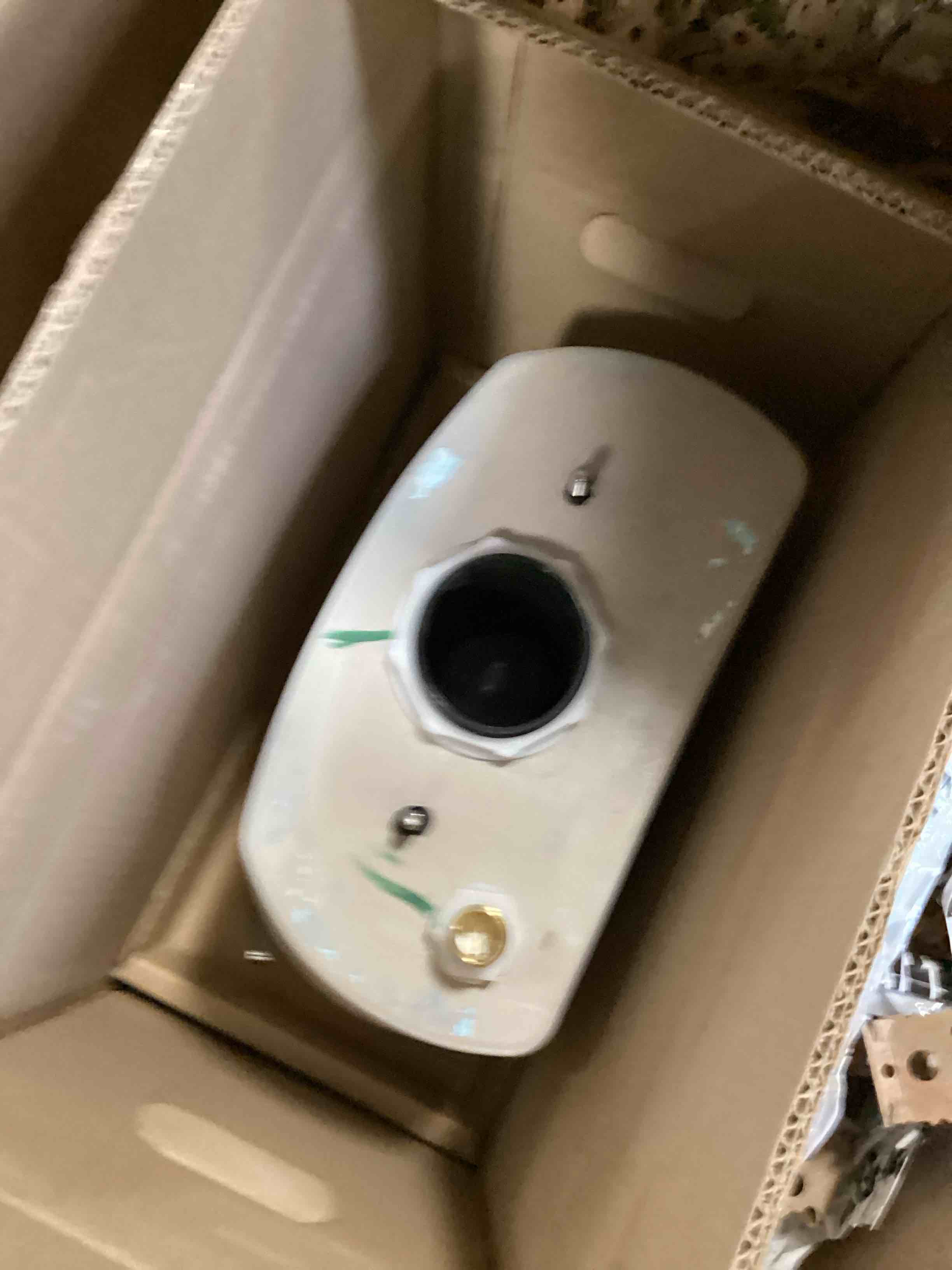 https://s3.amazonaws.com/lotting-images-prod/bidfta/PPE2256127_1749914482277.jpeg