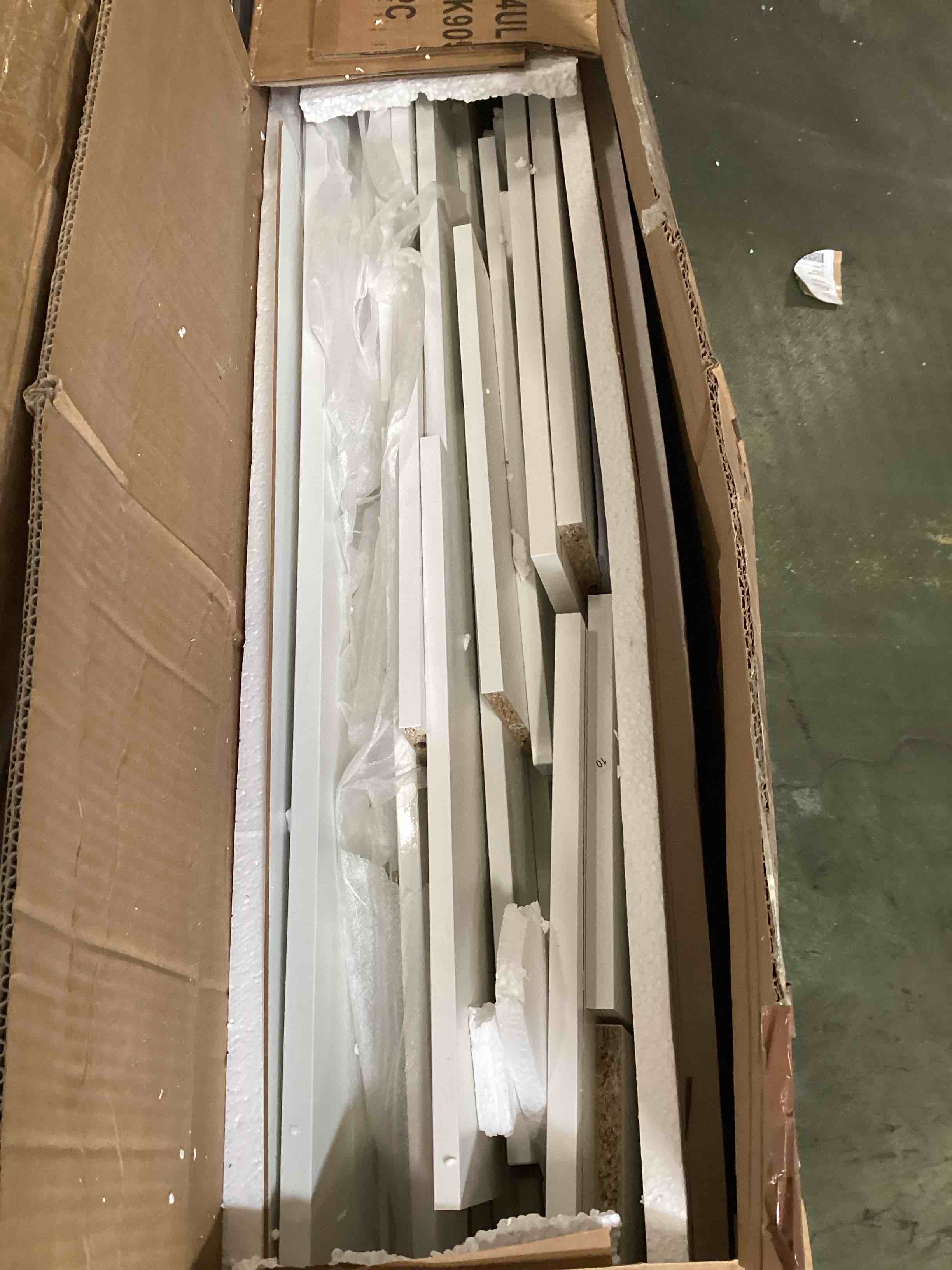 https://s3.amazonaws.com/lotting-images-prod/bidfta/PPE2256314_1750166385479.jpeg