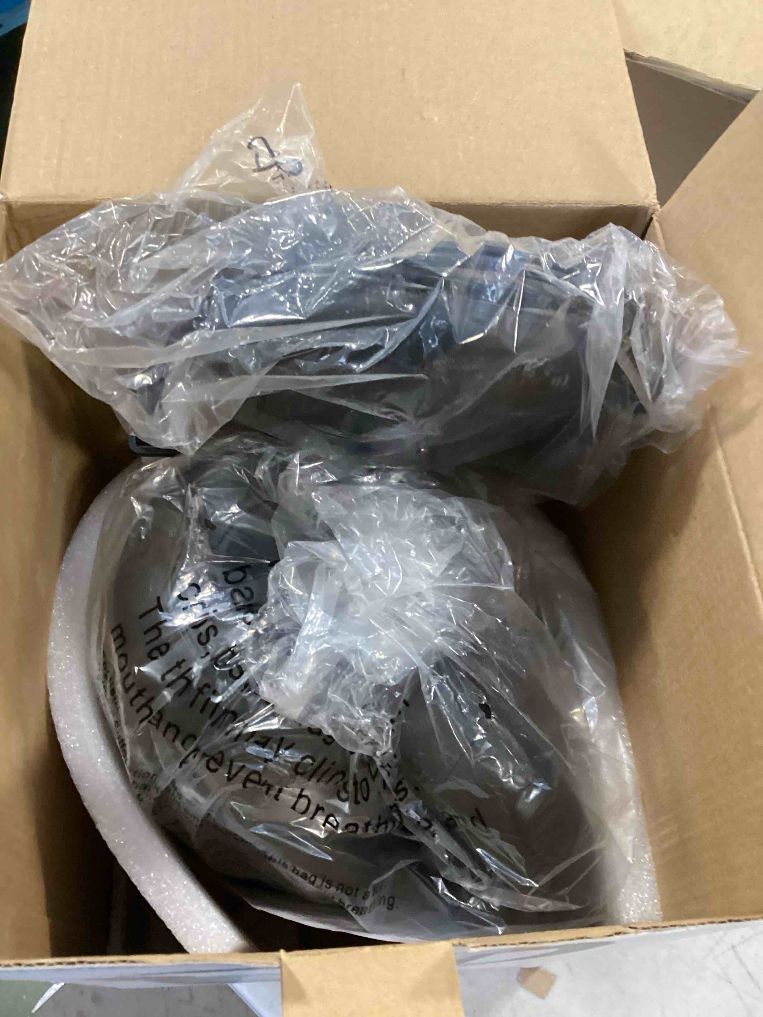 https://s3.amazonaws.com/lotting-images-prod/bidfta/PPE2257409_1743682534475.jpeg