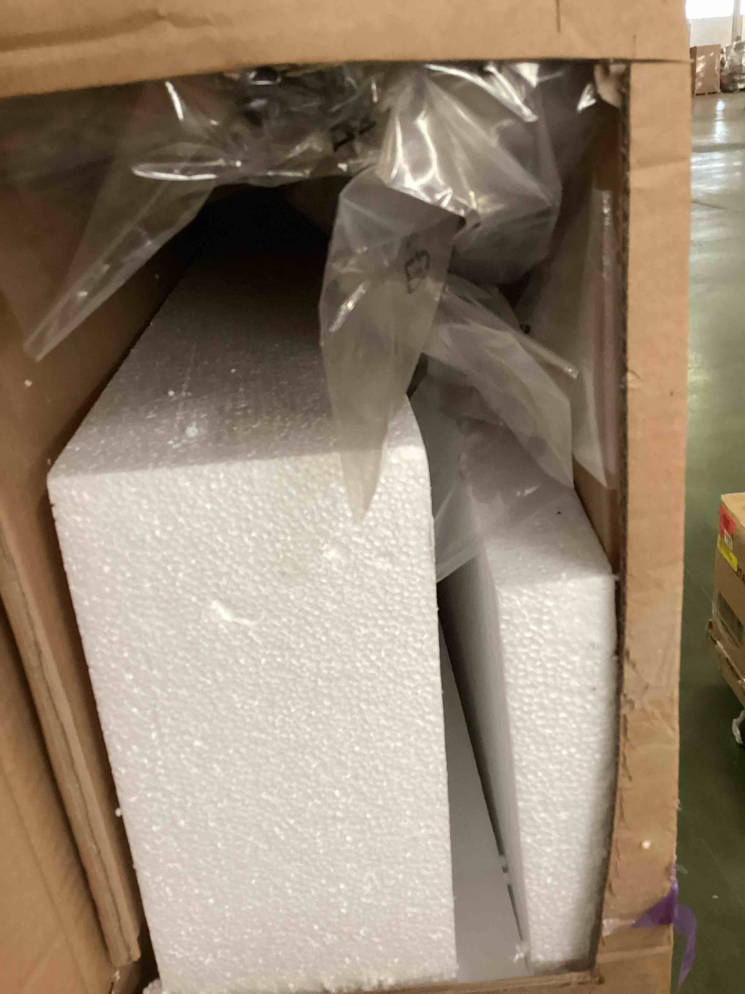 https://s3.amazonaws.com/lotting-images-prod/bidfta/PPE2257820_1744030466943.jpeg