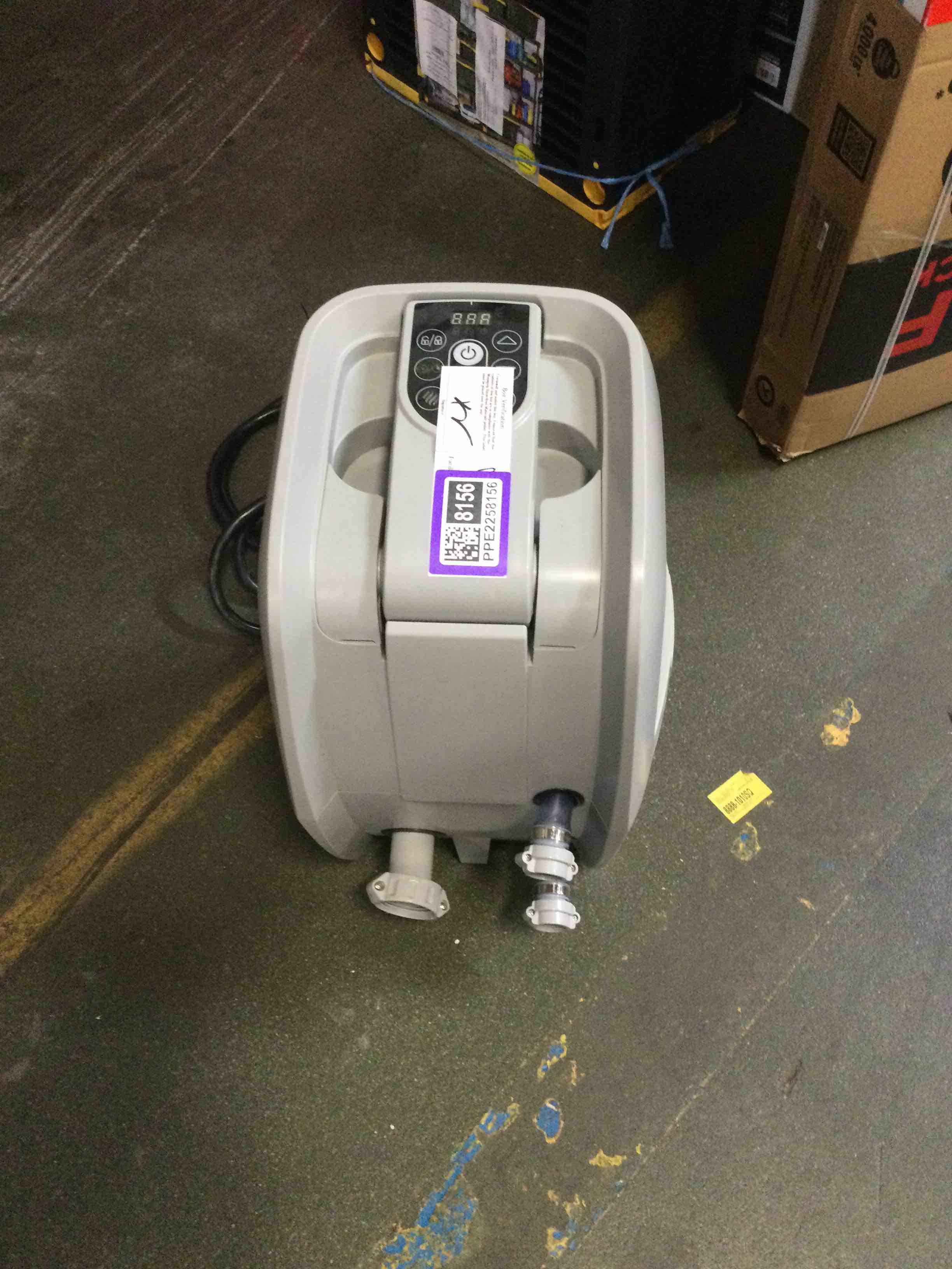 https://s3.amazonaws.com/lotting-images-prod/bidfta/PPE2258156_1744050072942.jpeg
