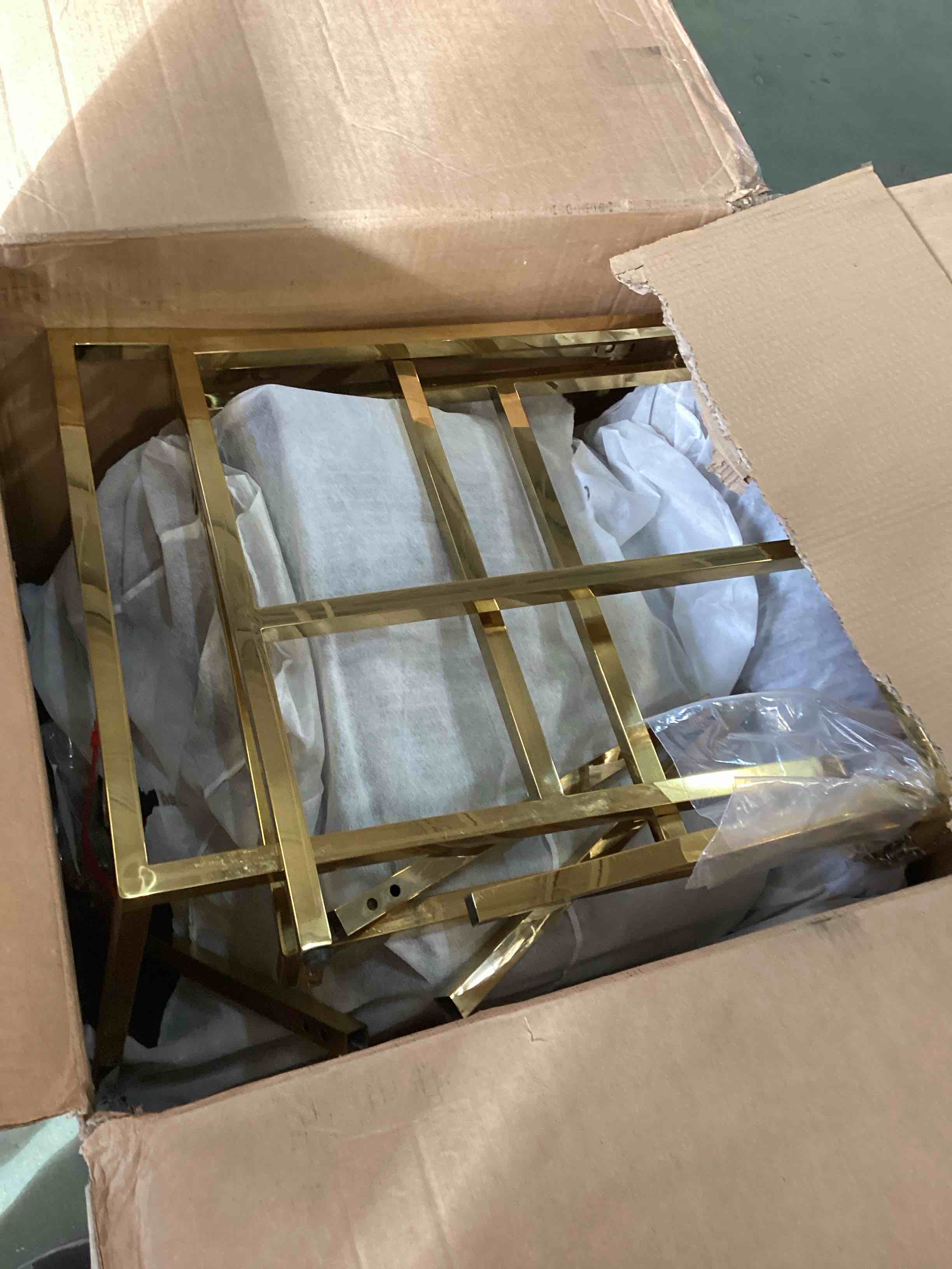 https://s3.amazonaws.com/lotting-images-prod/bidfta/PPE2258596_1744205166574.jpeg