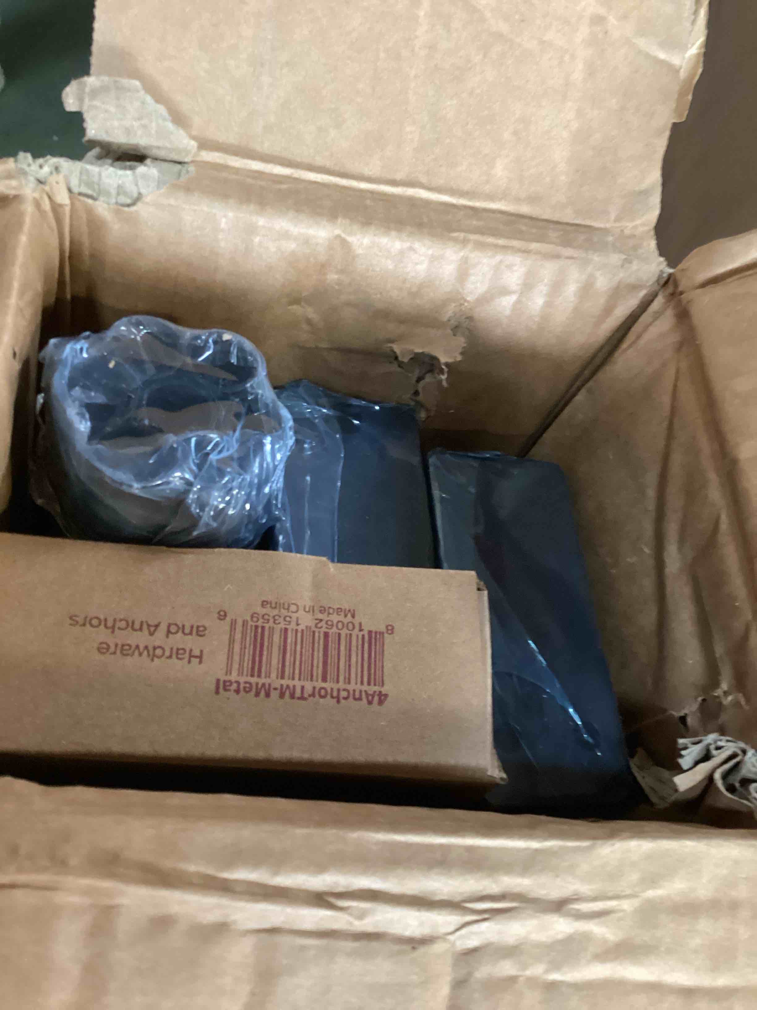 https://s3.amazonaws.com/lotting-images-prod/bidfta/PPE2258625_1744210934365.jpeg