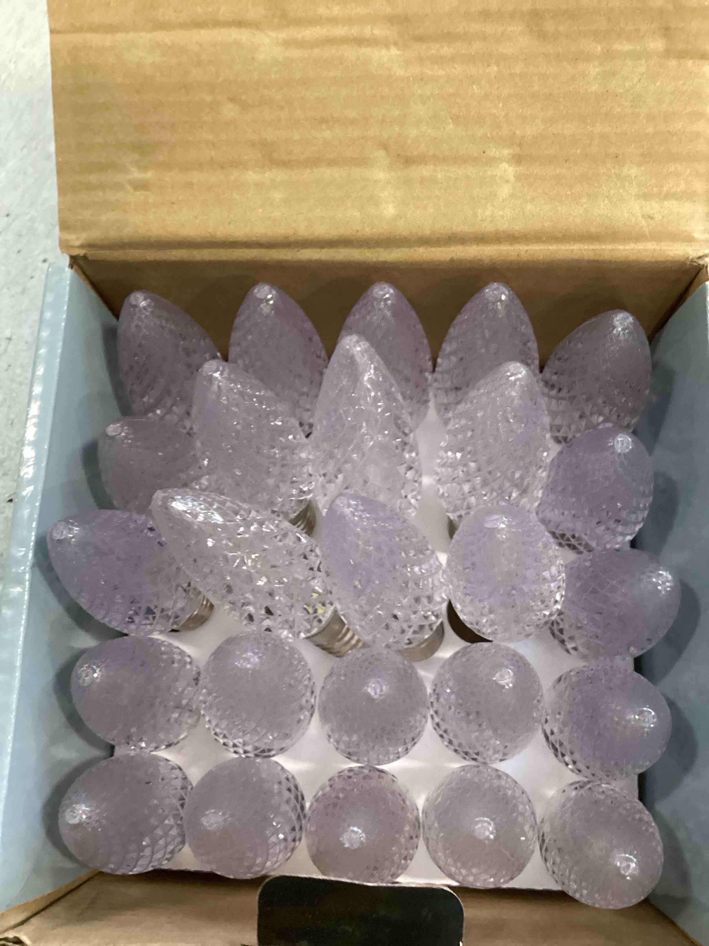 https://s3.amazonaws.com/lotting-images-prod/bidfta/PPE2259571_1745238345771.jpeg