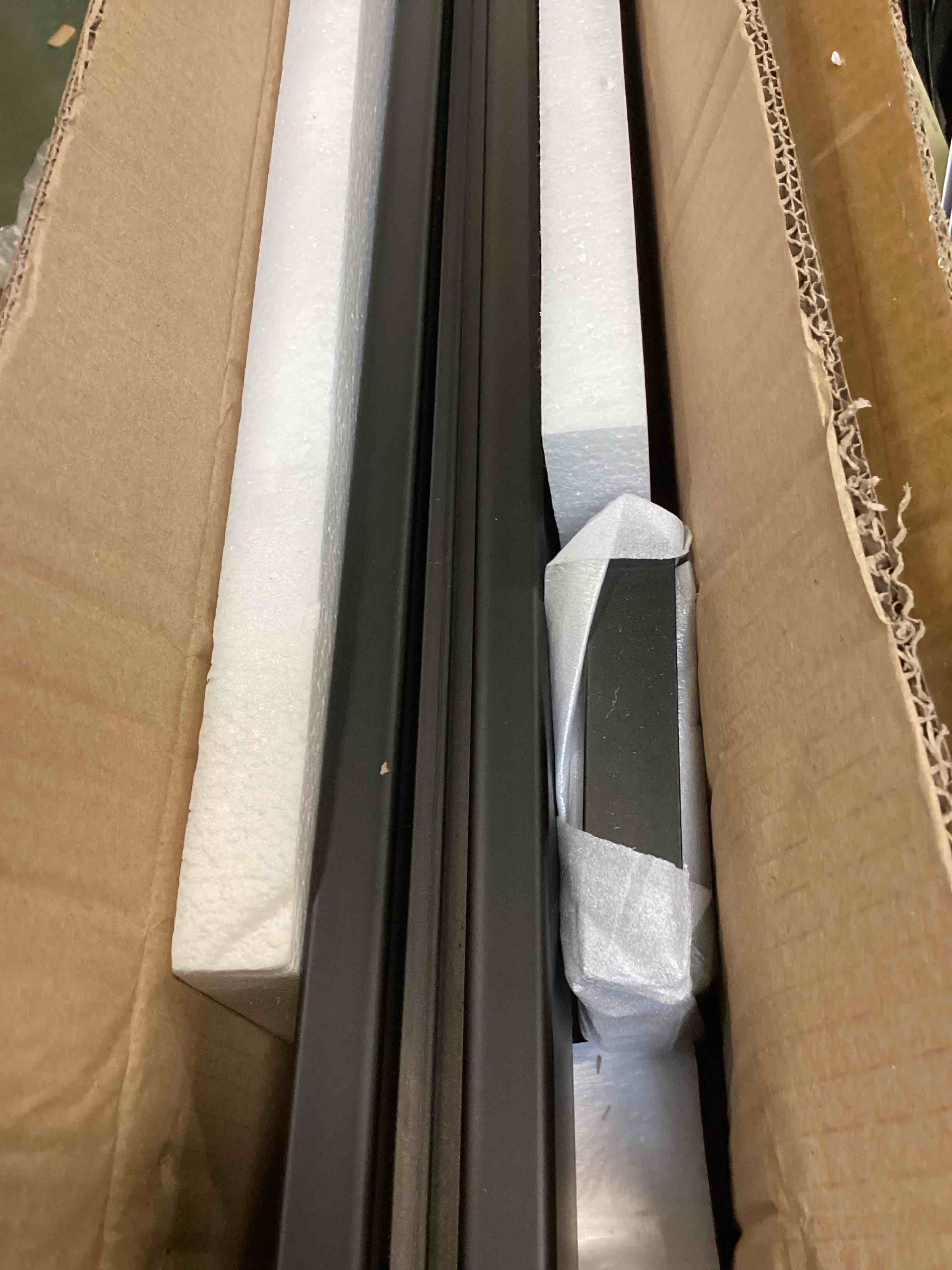 https://s3.amazonaws.com/lotting-images-prod/bidfta/PPE2259576_1745594631365.jpeg