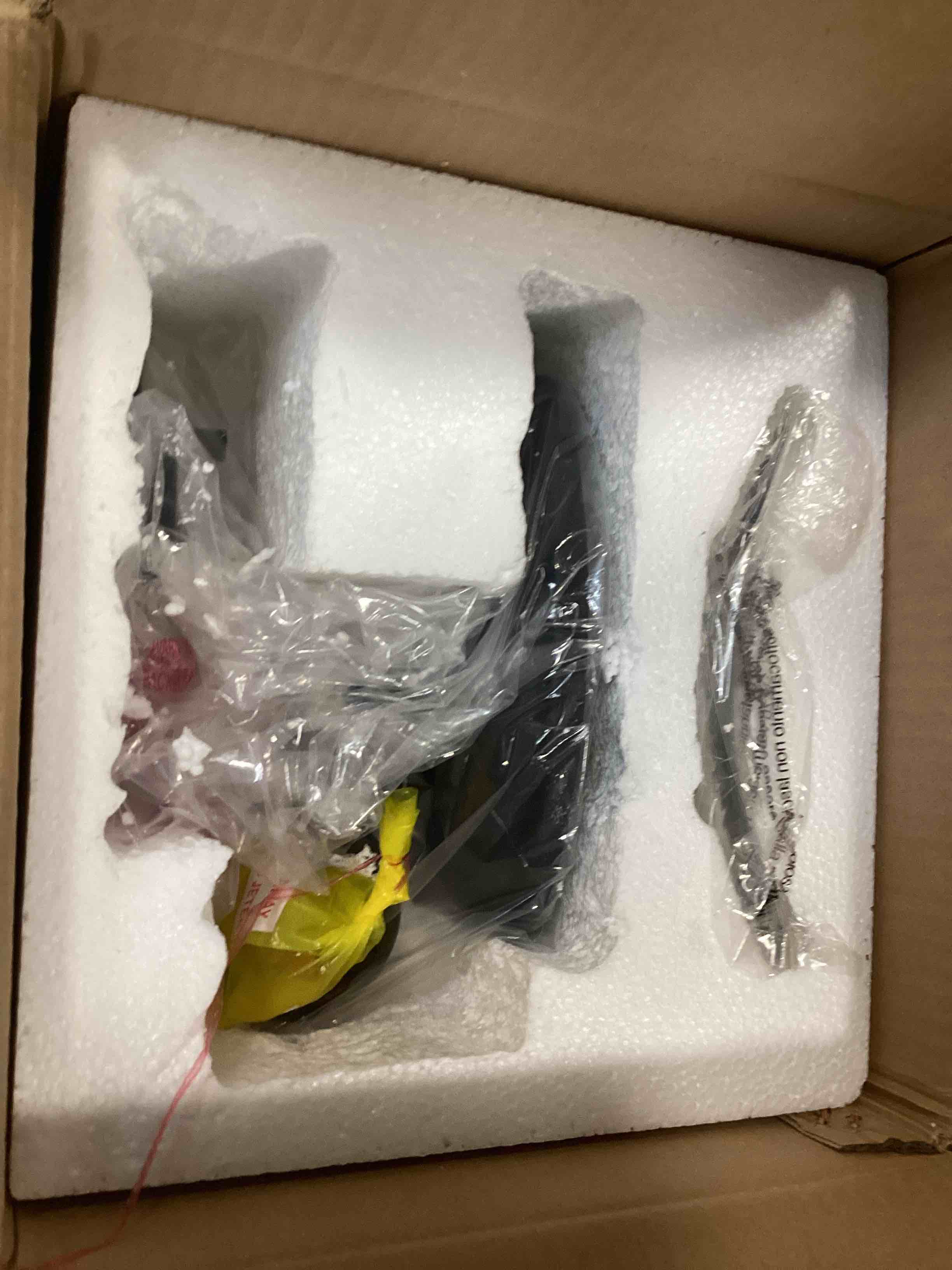 https://s3.amazonaws.com/lotting-images-prod/bidfta/PPE2259765_1745937107969.jpeg