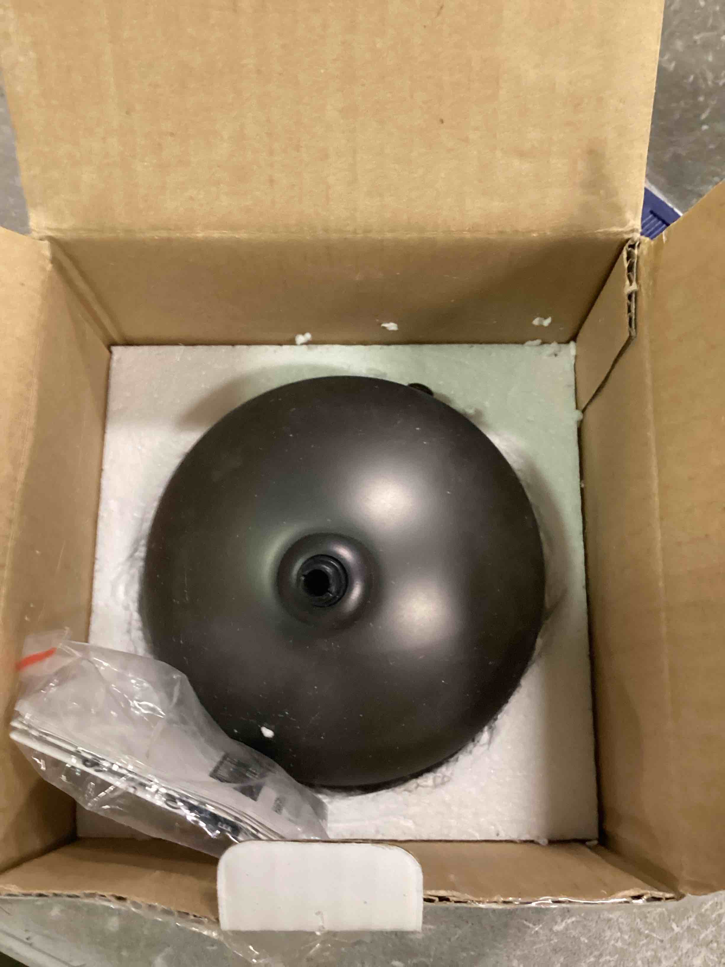 https://s3.amazonaws.com/lotting-images-prod/bidfta/PPE2259802_1745951646739.jpeg