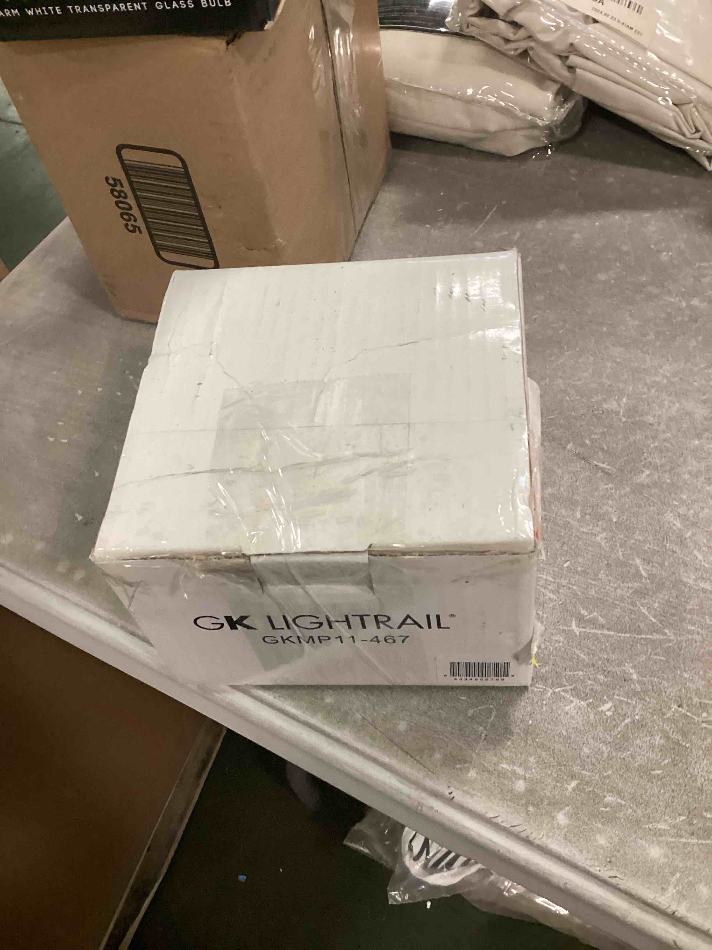 https://s3.amazonaws.com/lotting-images-prod/bidfta/PPE2259802_1745951669018.jpeg