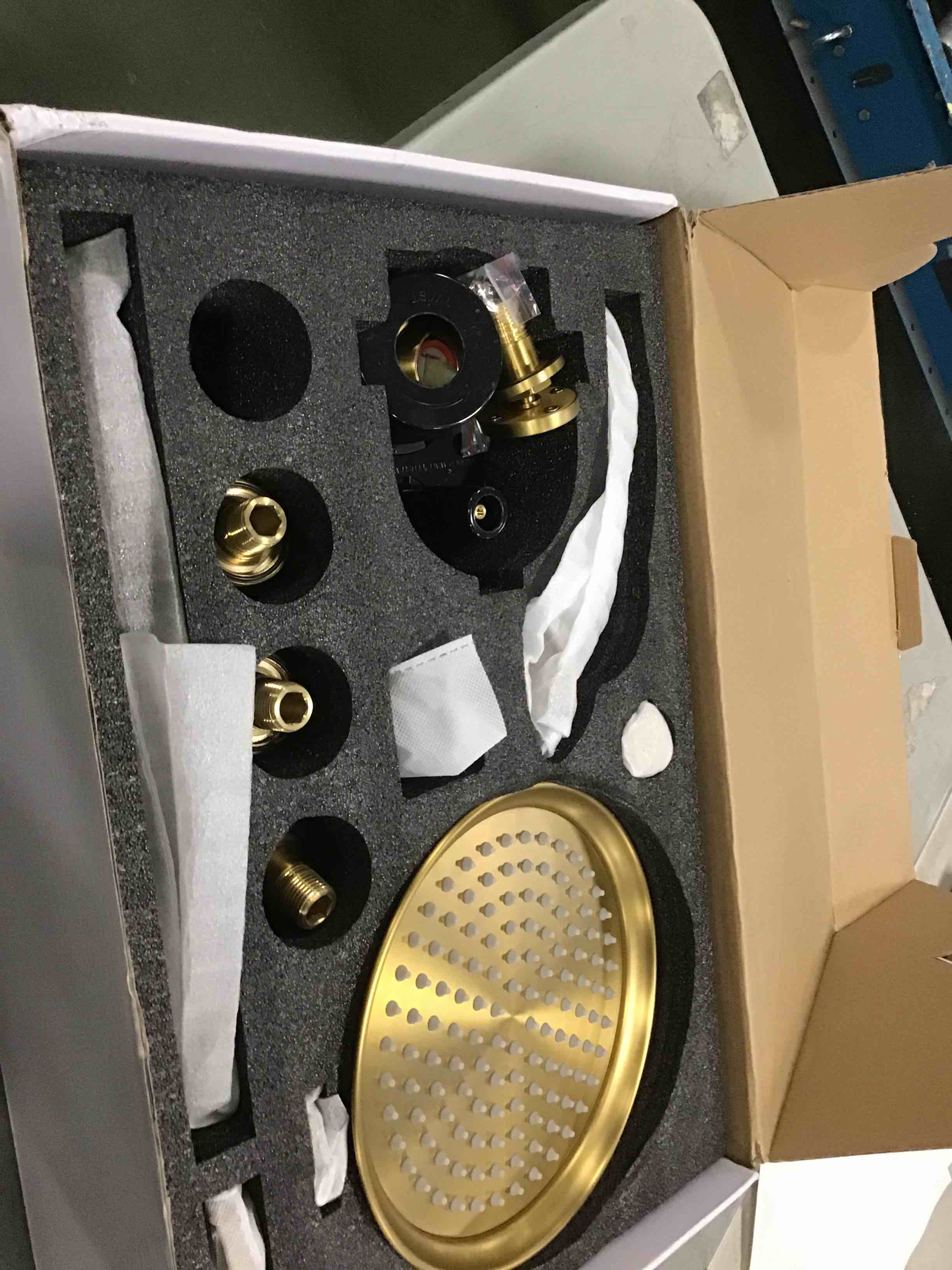 https://s3.amazonaws.com/lotting-images-prod/bidfta/PPE2260131_1743771129019.jpeg