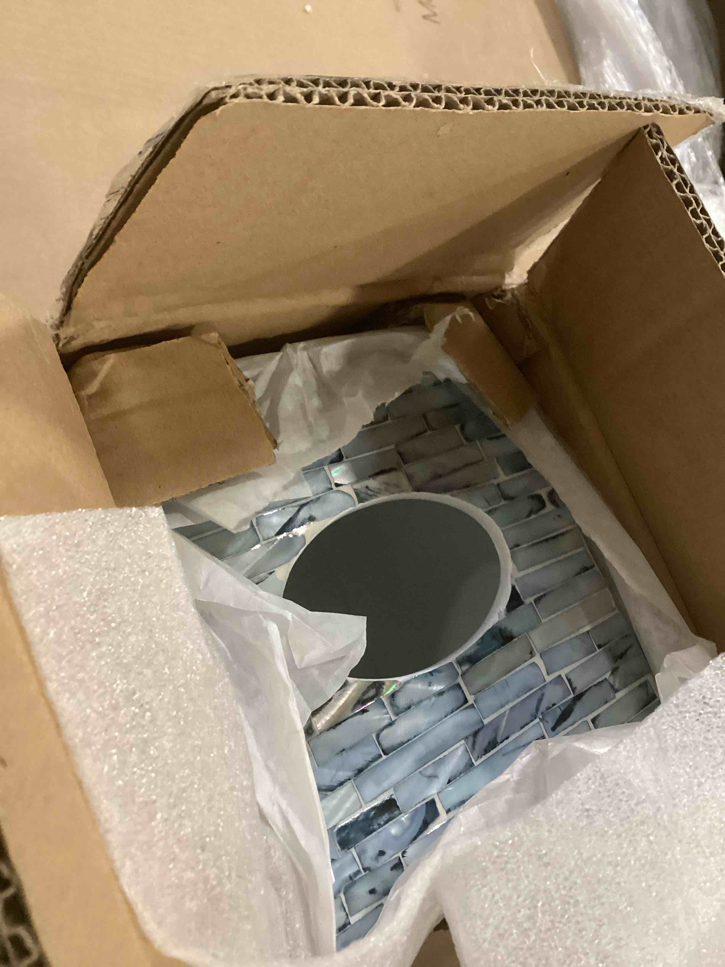 https://s3.amazonaws.com/lotting-images-prod/bidfta/PPE2260702_1744400813004.jpeg
