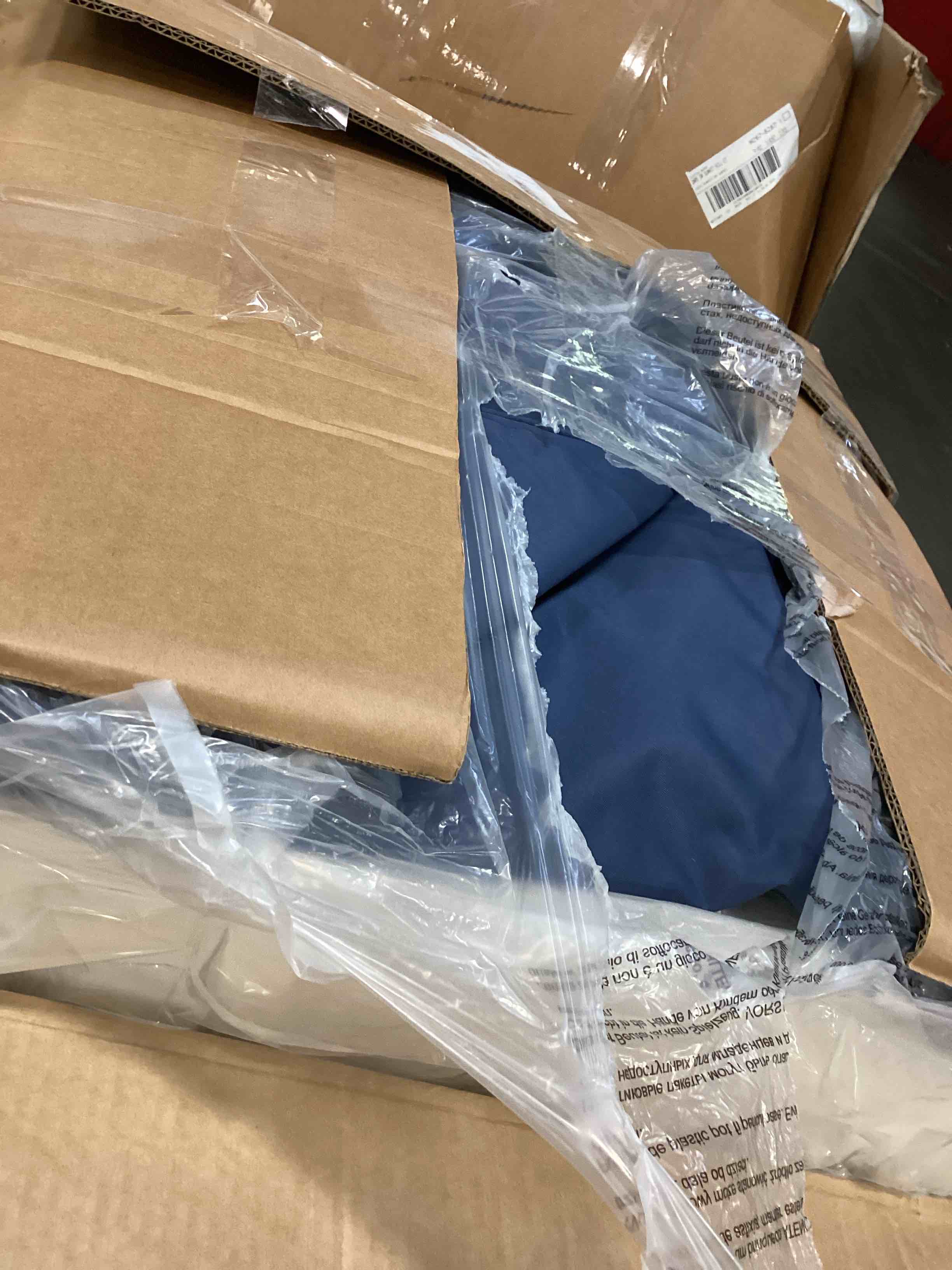 https://s3.amazonaws.com/lotting-images-prod/bidfta/PPE2261070_1745241836795.jpeg