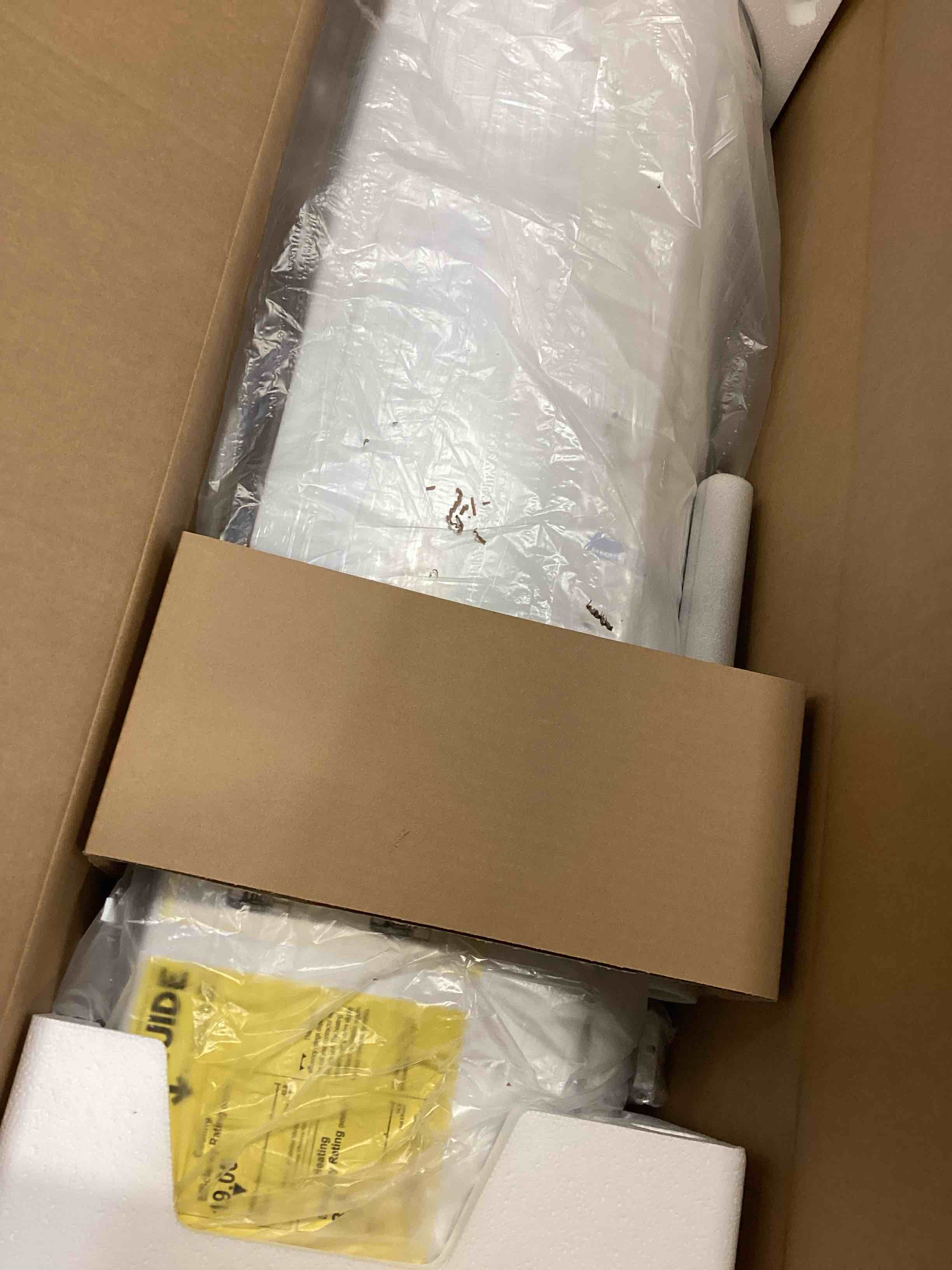 https://s3.amazonaws.com/lotting-images-prod/bidfta/PPE2261802_1745953614964.jpeg