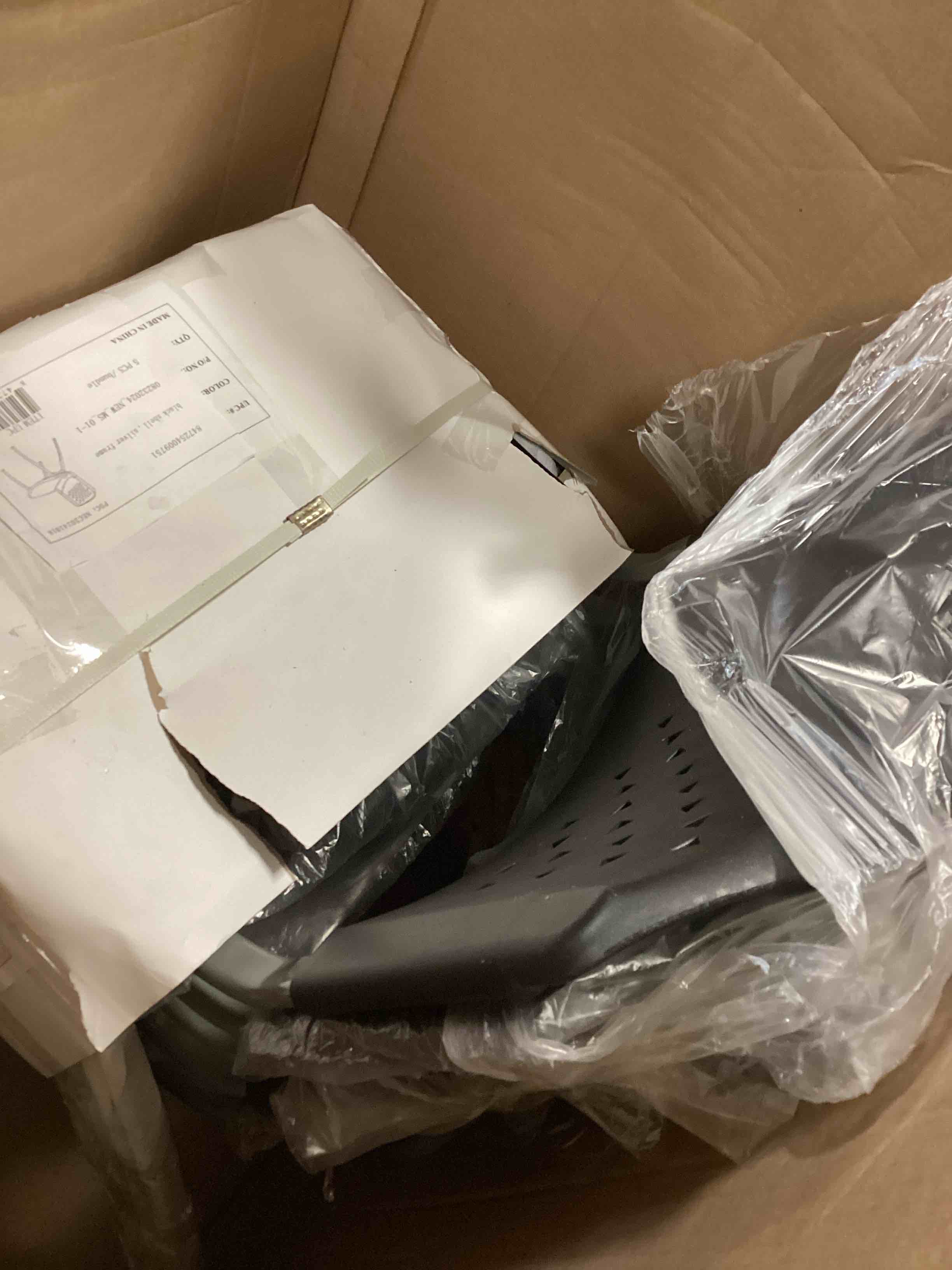 https://s3.amazonaws.com/lotting-images-prod/bidfta/PPE2261806_1745954452548.jpeg
