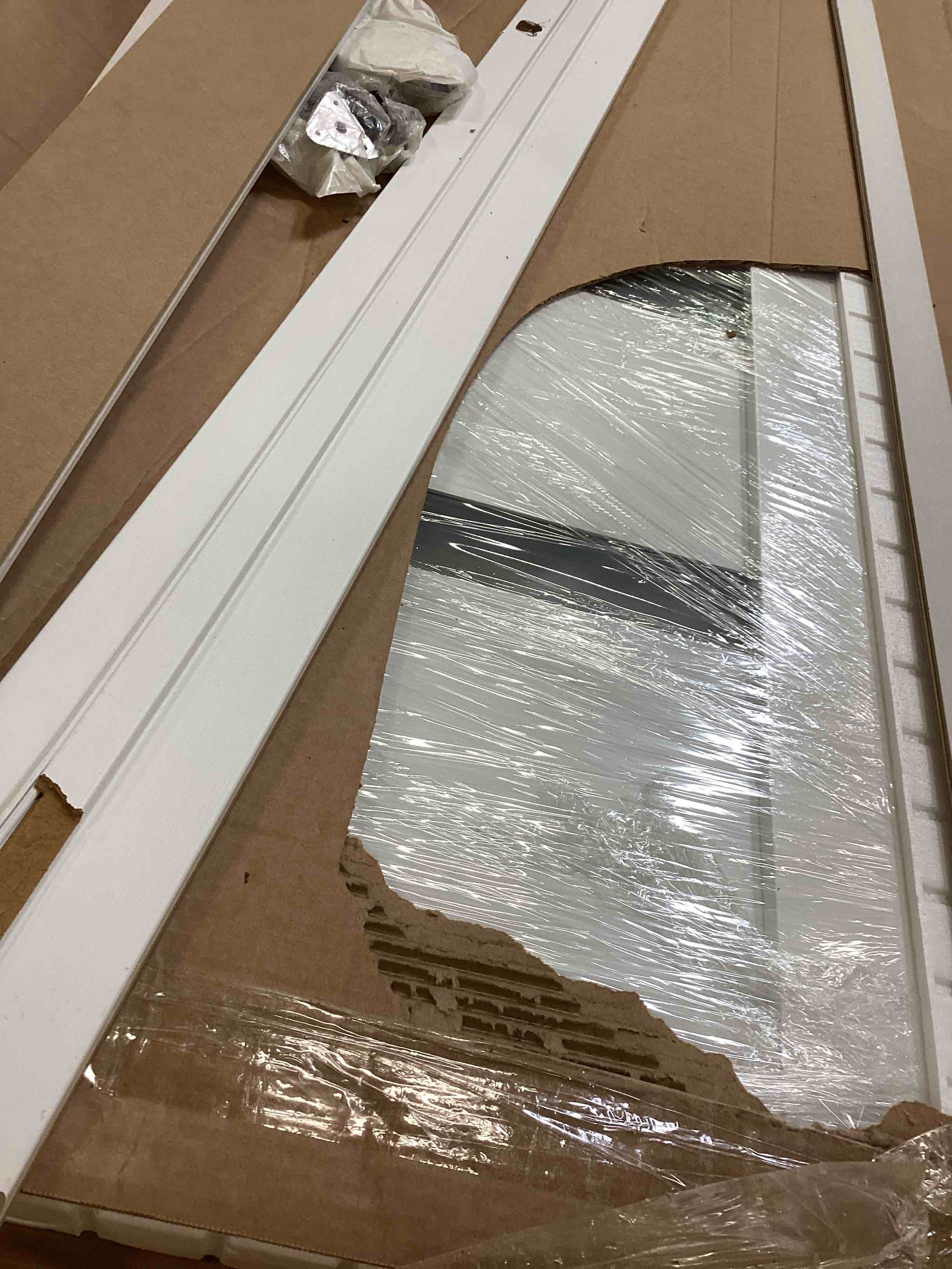 https://s3.amazonaws.com/lotting-images-prod/bidfta/PPE2261842_1746020537719.jpeg