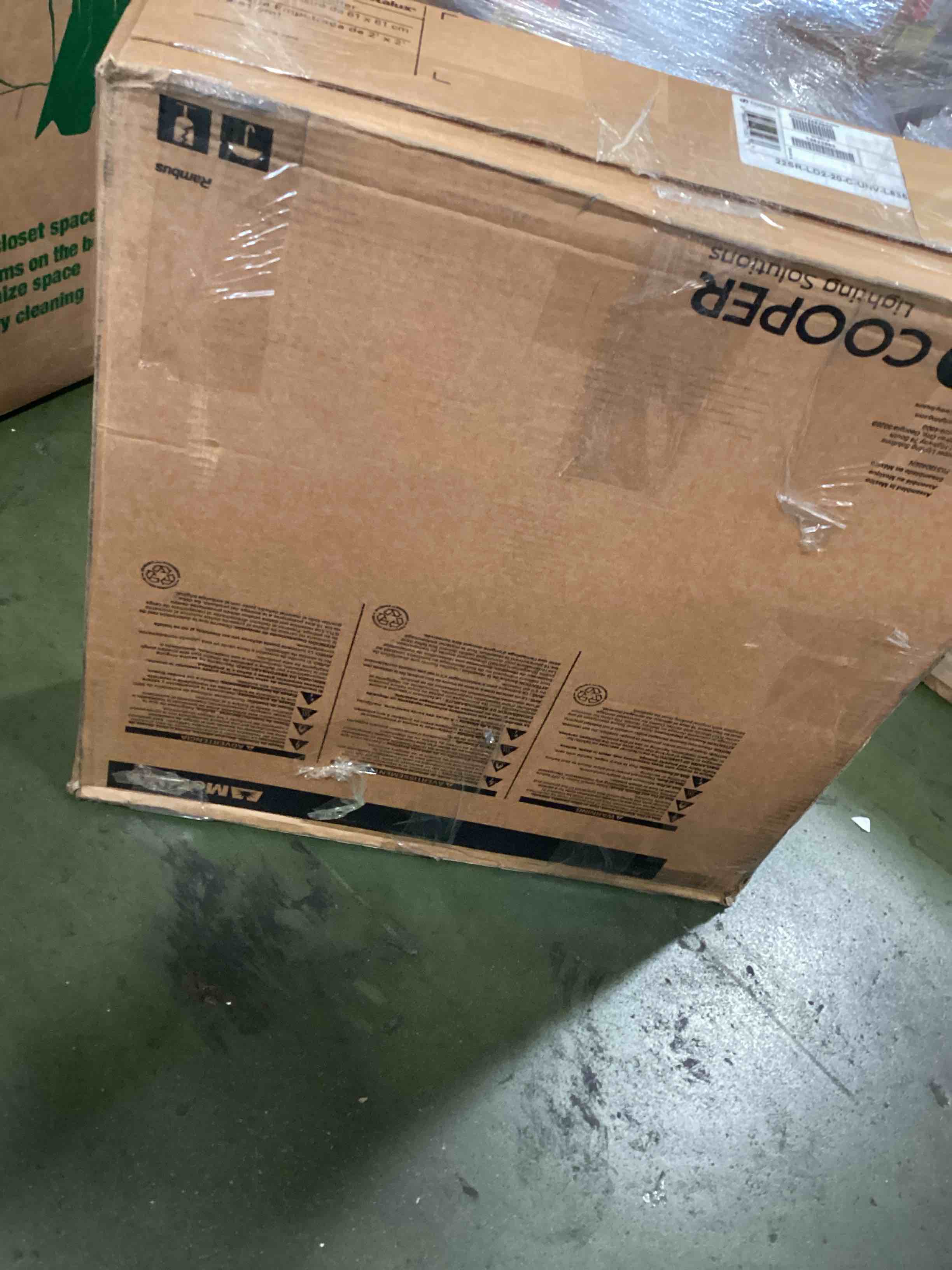 https://s3.amazonaws.com/lotting-images-prod/bidfta/PPE2261994_1746447708592.jpeg