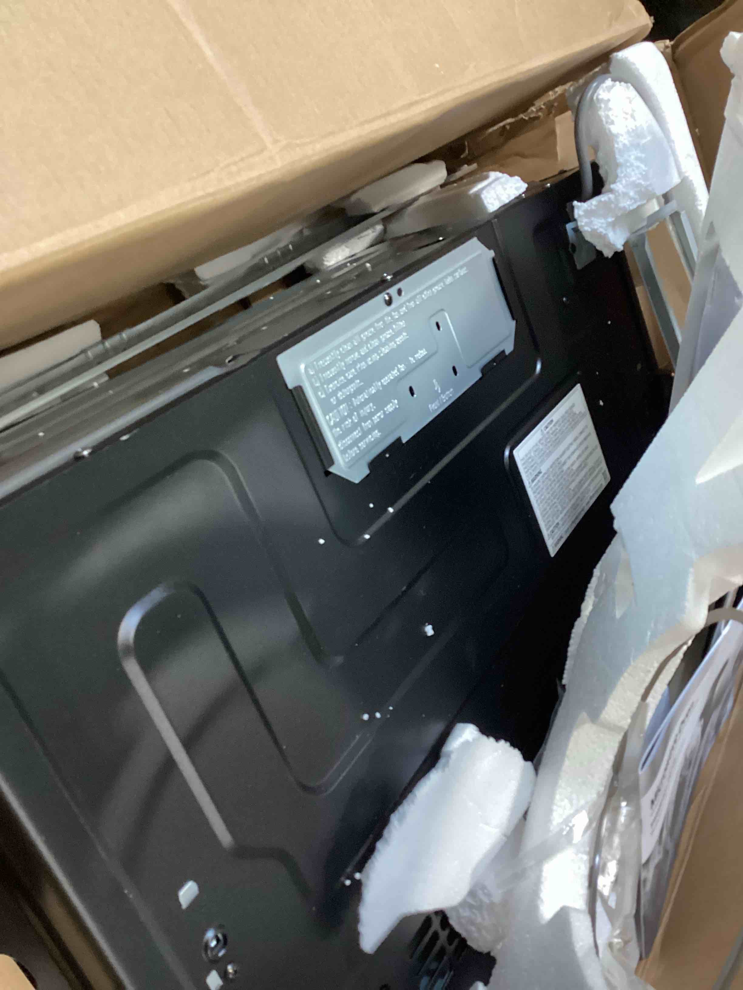 https://s3.amazonaws.com/lotting-images-prod/bidfta/PPE2262283_1746627928622.jpeg