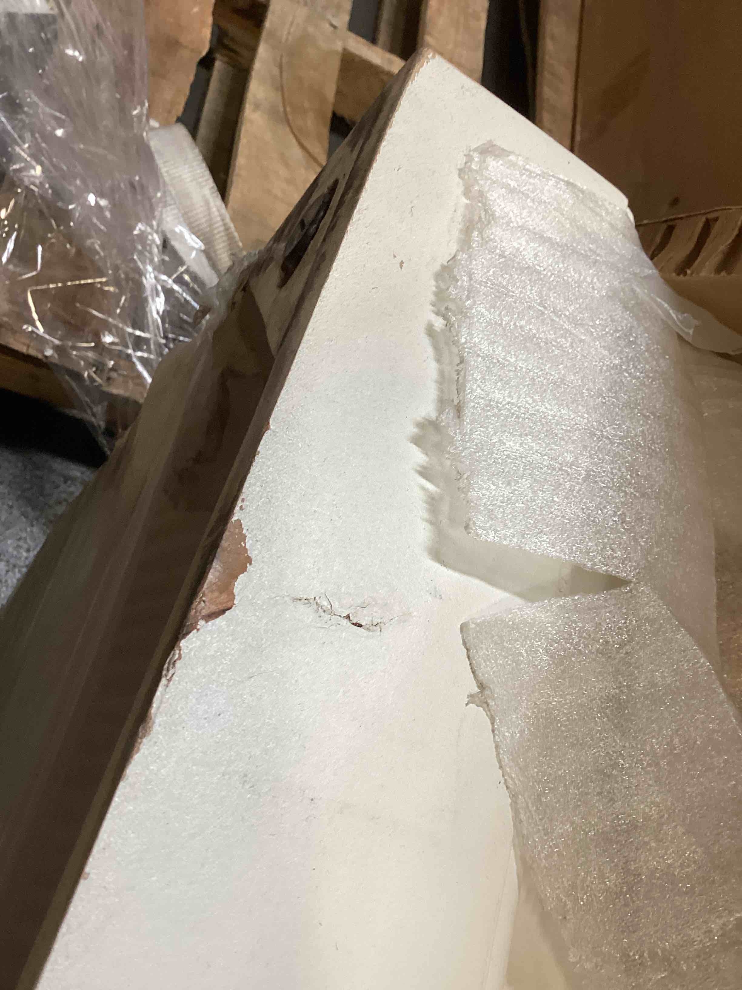 https://s3.amazonaws.com/lotting-images-prod/bidfta/PPE2262465_1746804508972.jpeg