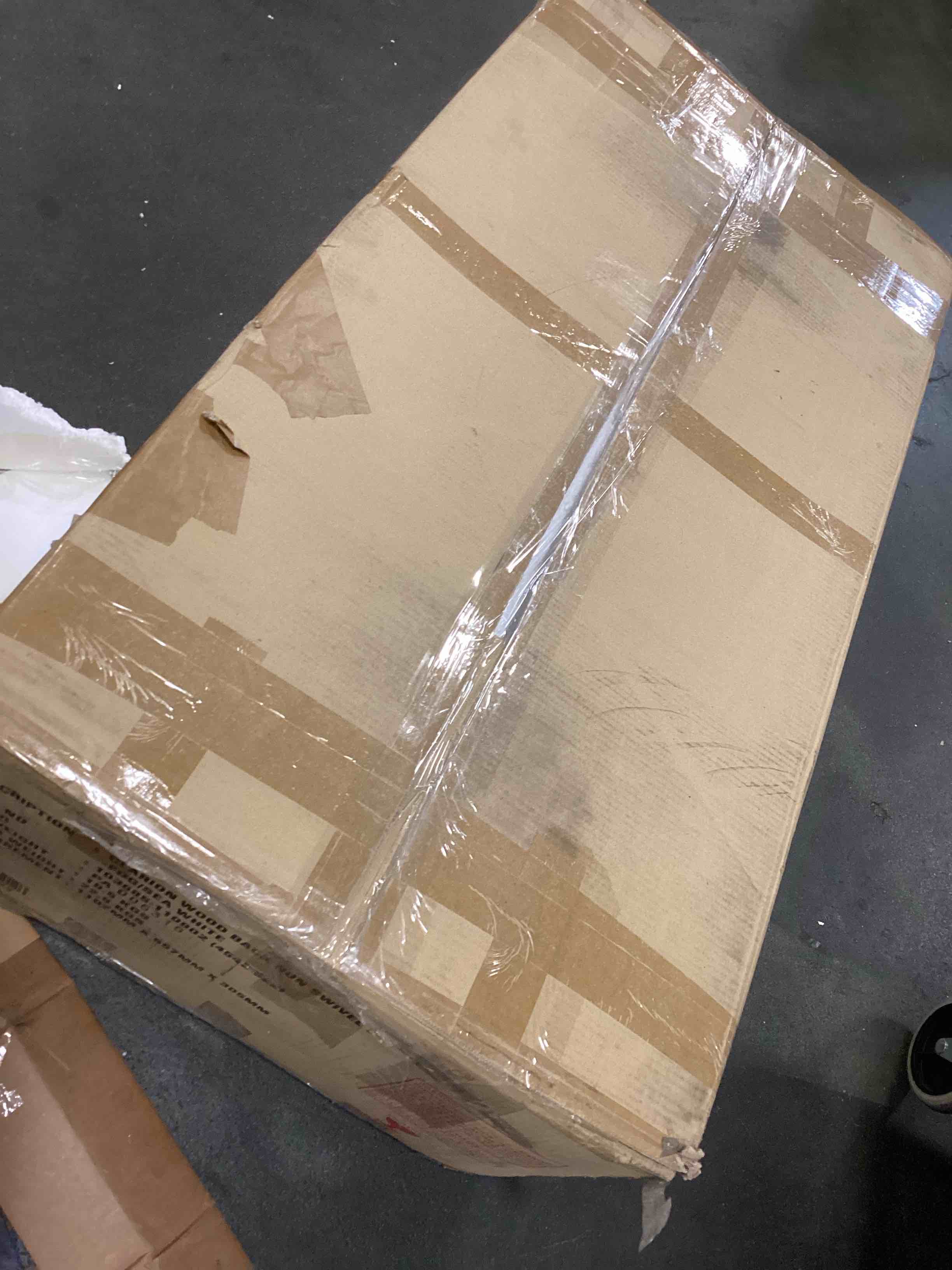 https://s3.amazonaws.com/lotting-images-prod/bidfta/PPE2262899_1747312888379.jpeg
