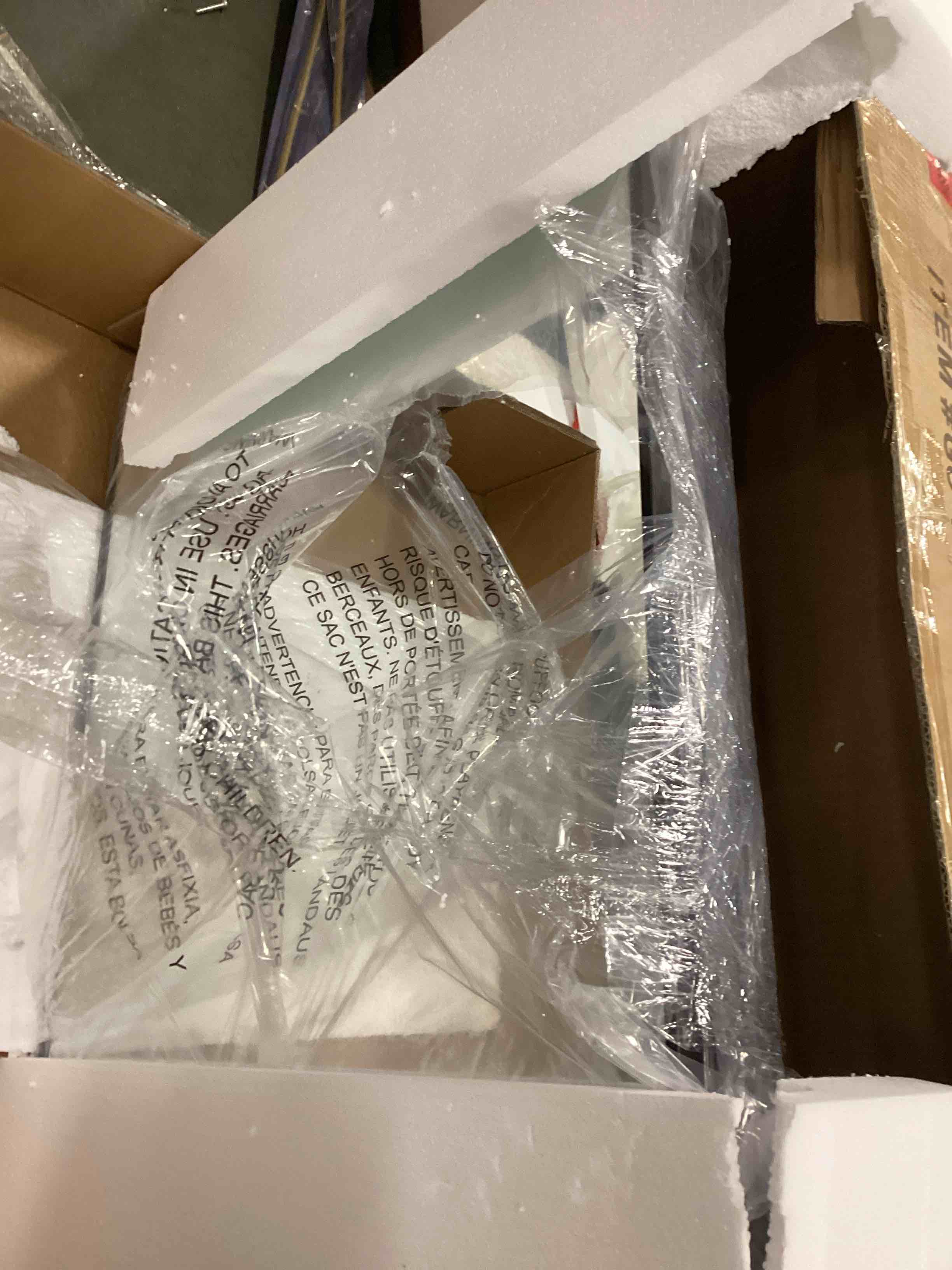 https://s3.amazonaws.com/lotting-images-prod/bidfta/PPE2262900_1747312241009.jpeg