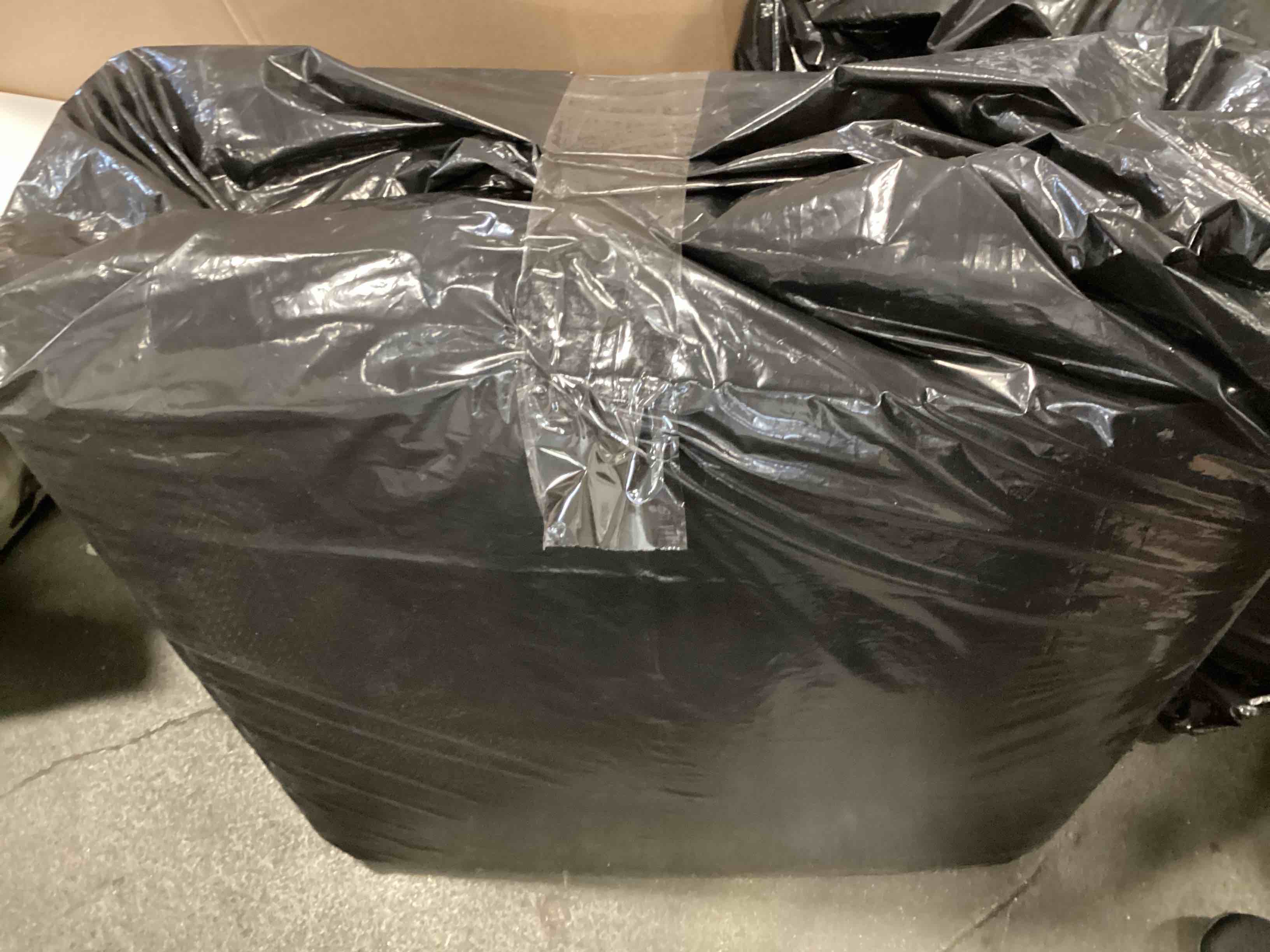 https://s3.amazonaws.com/lotting-images-prod/bidfta/PPE2263663_1745850811553.jpeg
