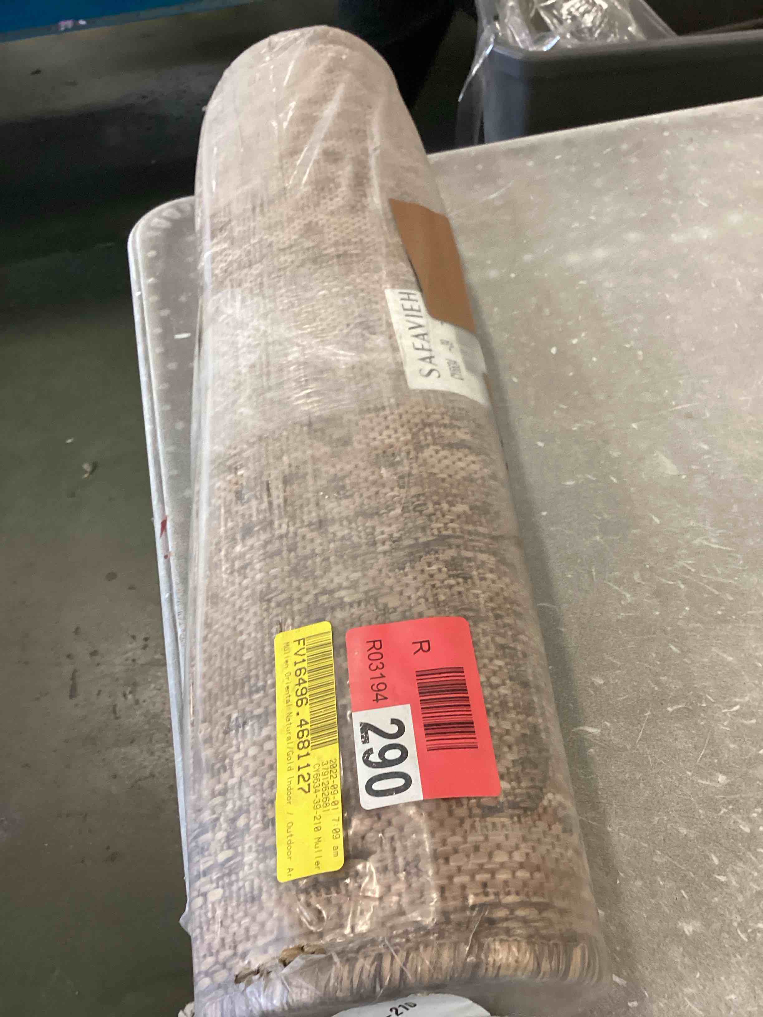 https://s3.amazonaws.com/lotting-images-prod/bidfta/PPE2264703_1745422809968.jpeg