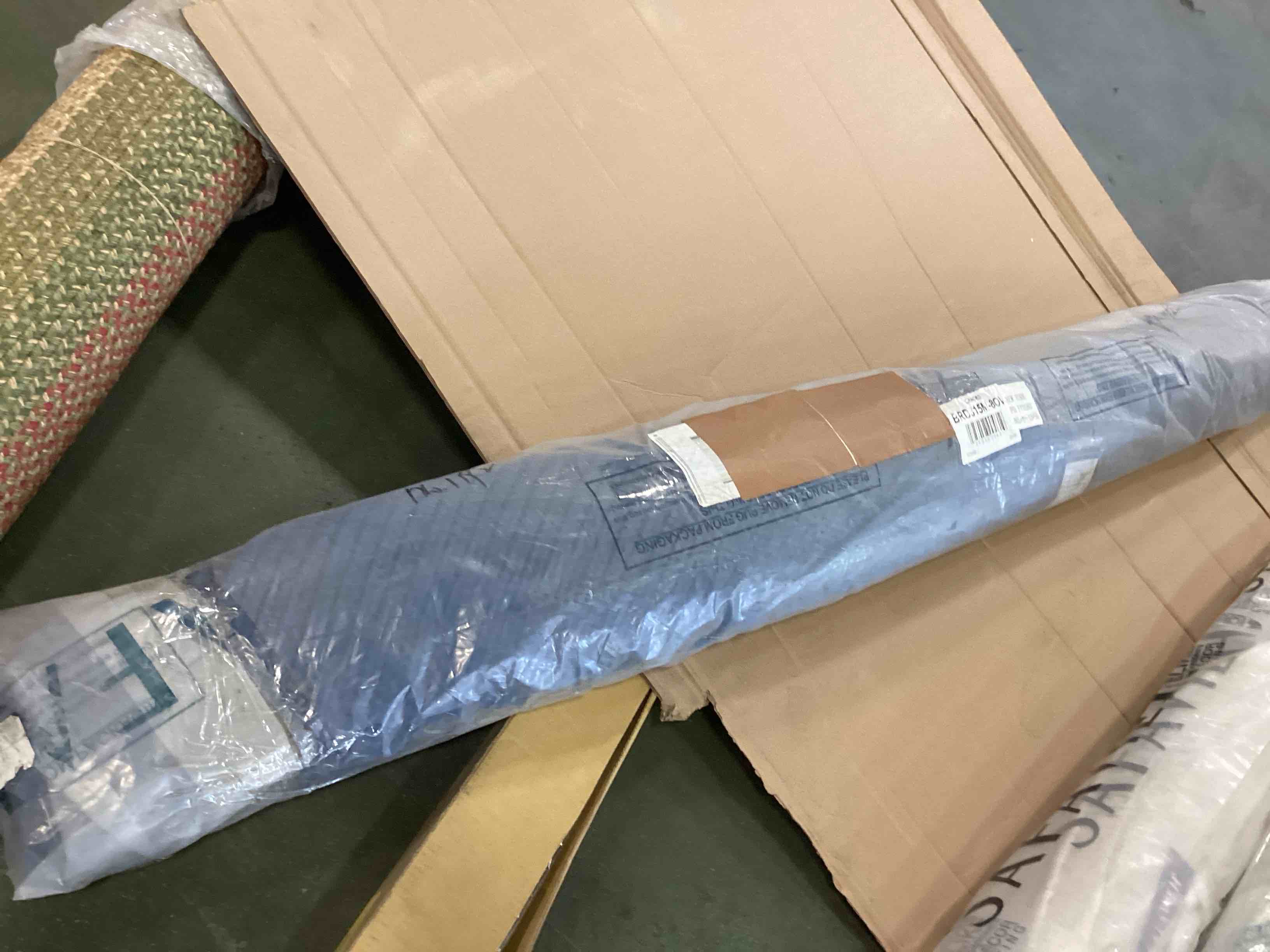 https://s3.amazonaws.com/lotting-images-prod/bidfta/PPE2264724_1745432213133.jpeg