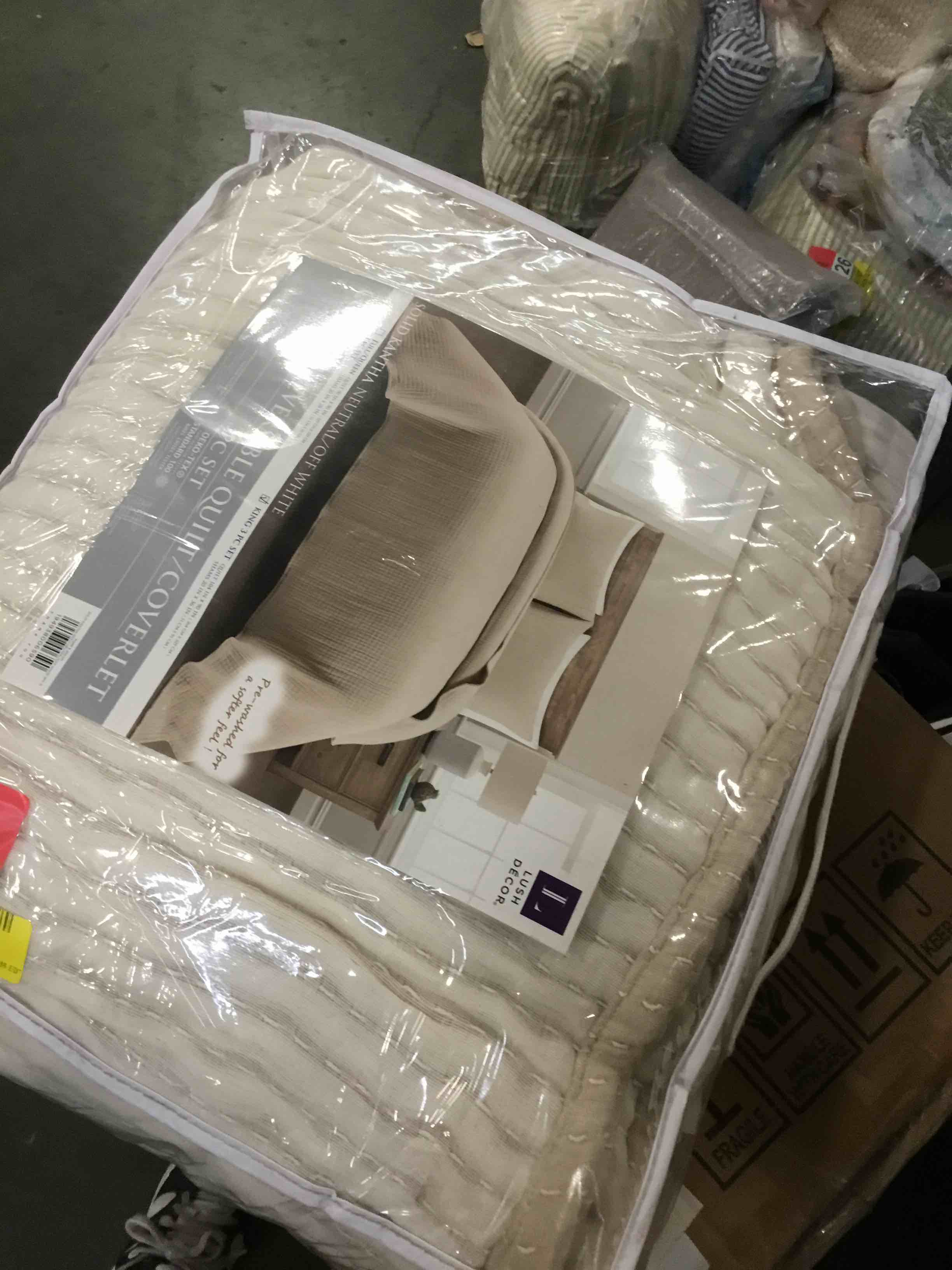 https://s3.amazonaws.com/lotting-images-prod/bidfta/PPE2264902_1746189791208.jpeg