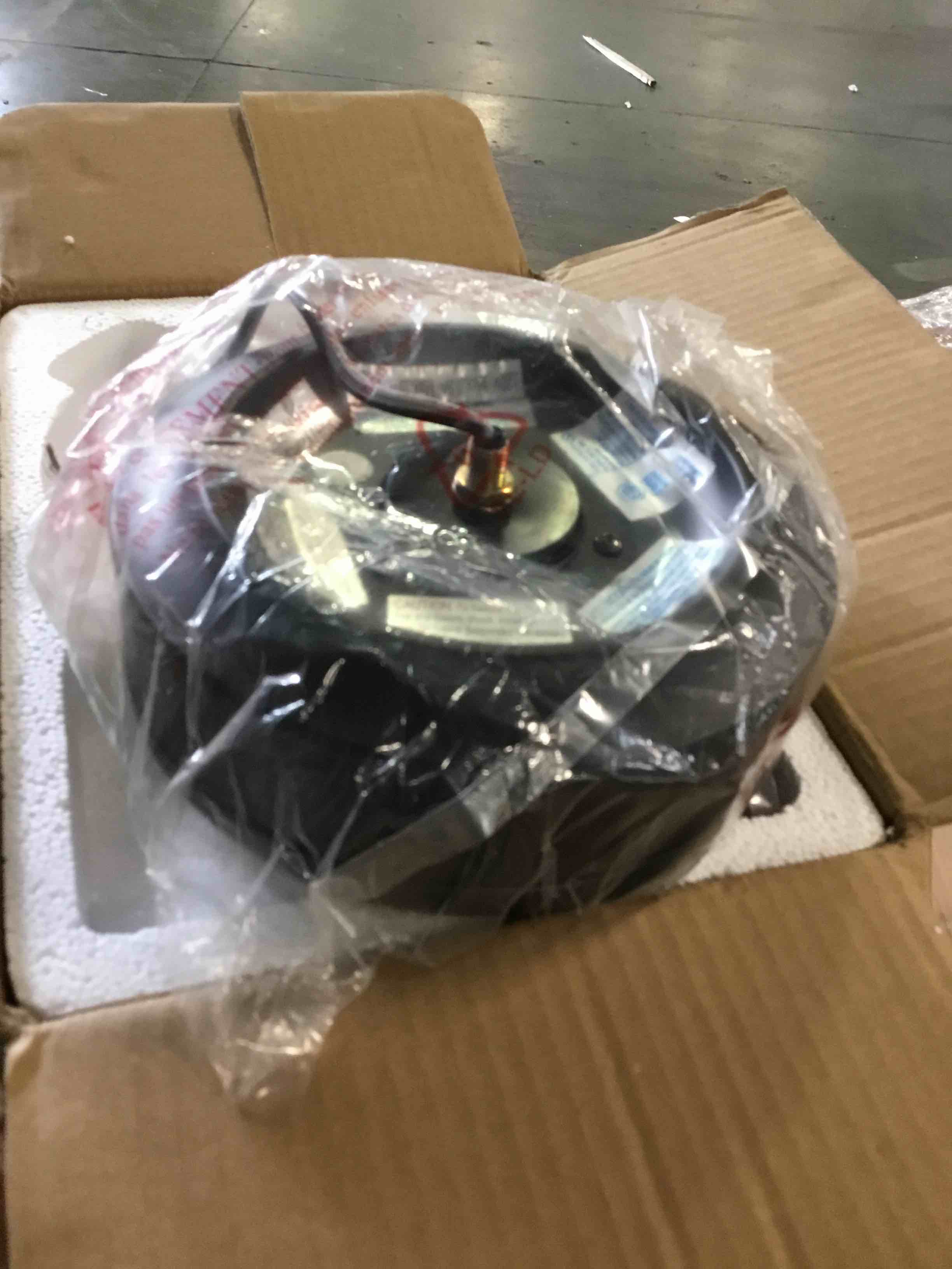 https://s3.amazonaws.com/lotting-images-prod/bidfta/PPE2265028_1746557321155.jpeg