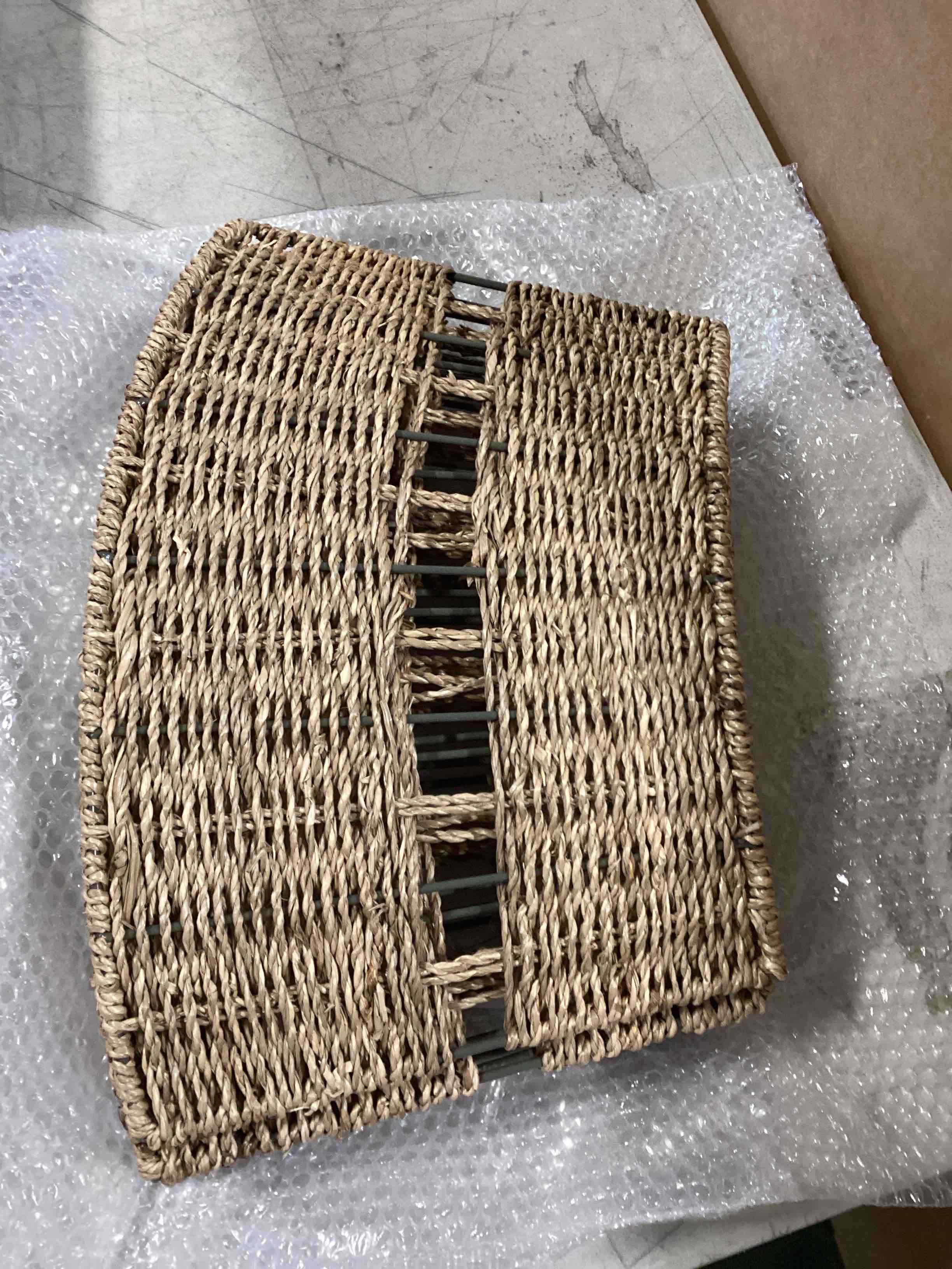 https://s3.amazonaws.com/lotting-images-prod/bidfta/PPE2266165_1744805422121.jpeg