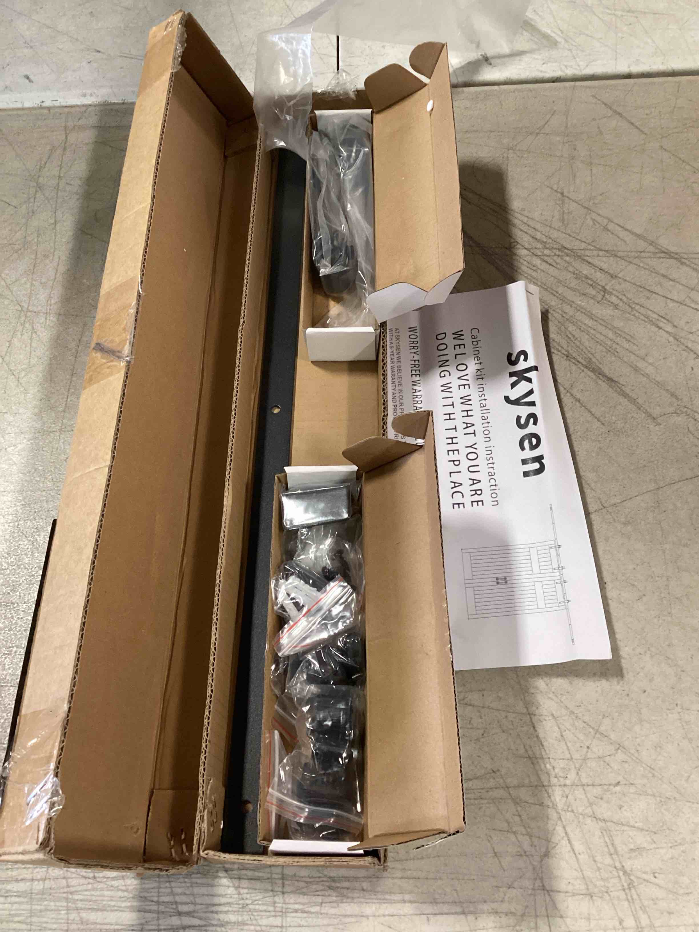 https://s3.amazonaws.com/lotting-images-prod/bidfta/PPE2266556_1745247456038.jpeg