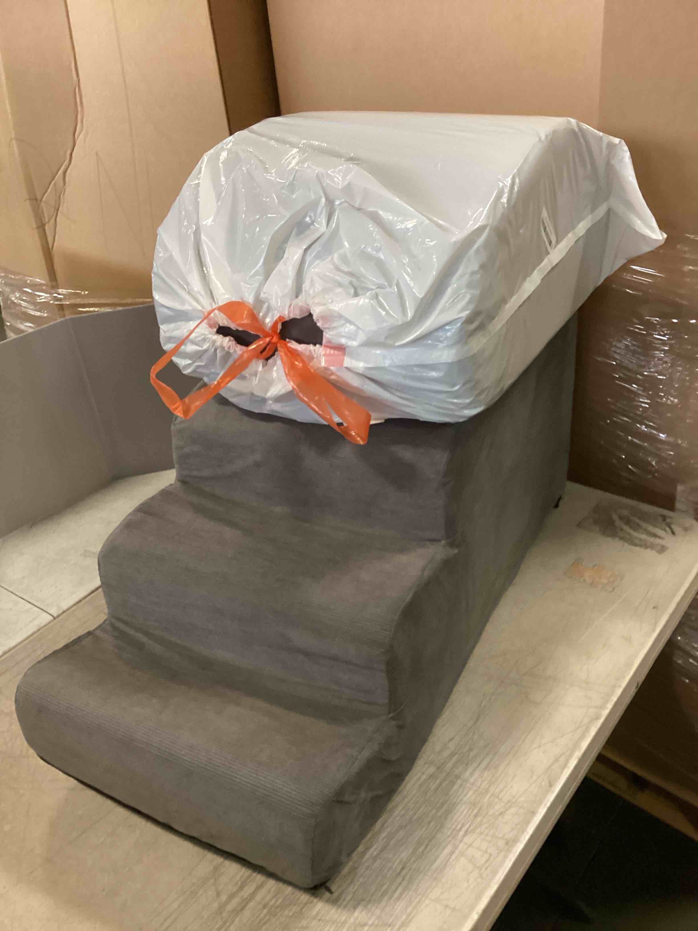 https://s3.amazonaws.com/lotting-images-prod/bidfta/PPE2267229_1745587377329.jpeg