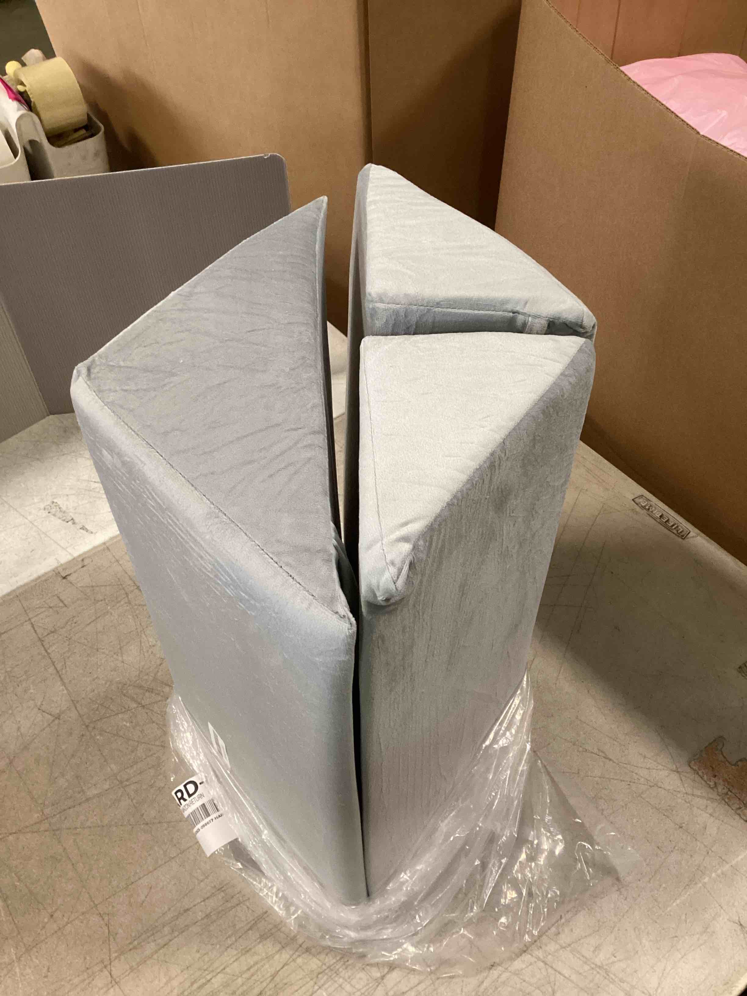 https://s3.amazonaws.com/lotting-images-prod/bidfta/PPE2267298_1745605939310.jpeg