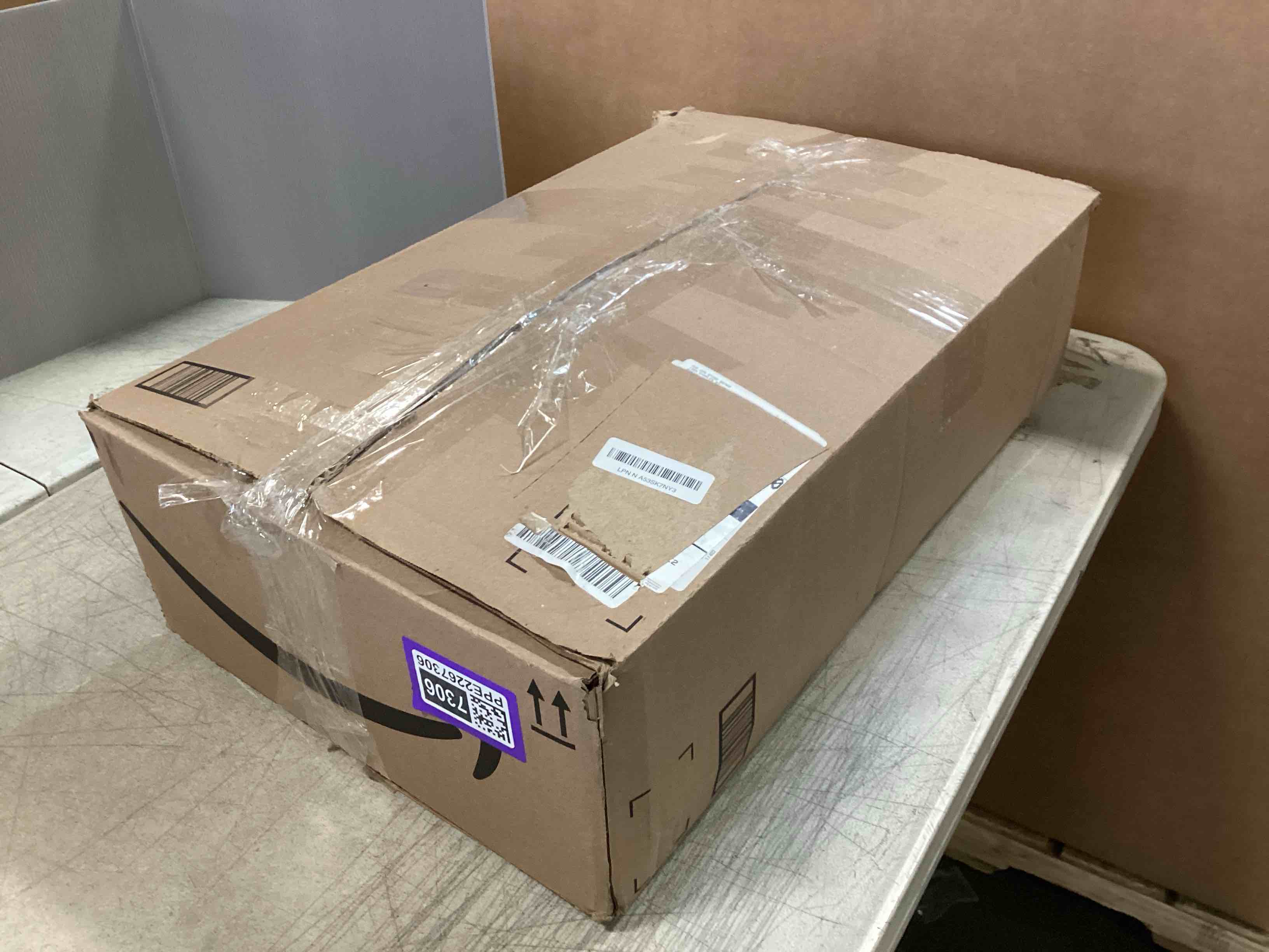 https://s3.amazonaws.com/lotting-images-prod/bidfta/PPE2267306_1745842092522.jpeg