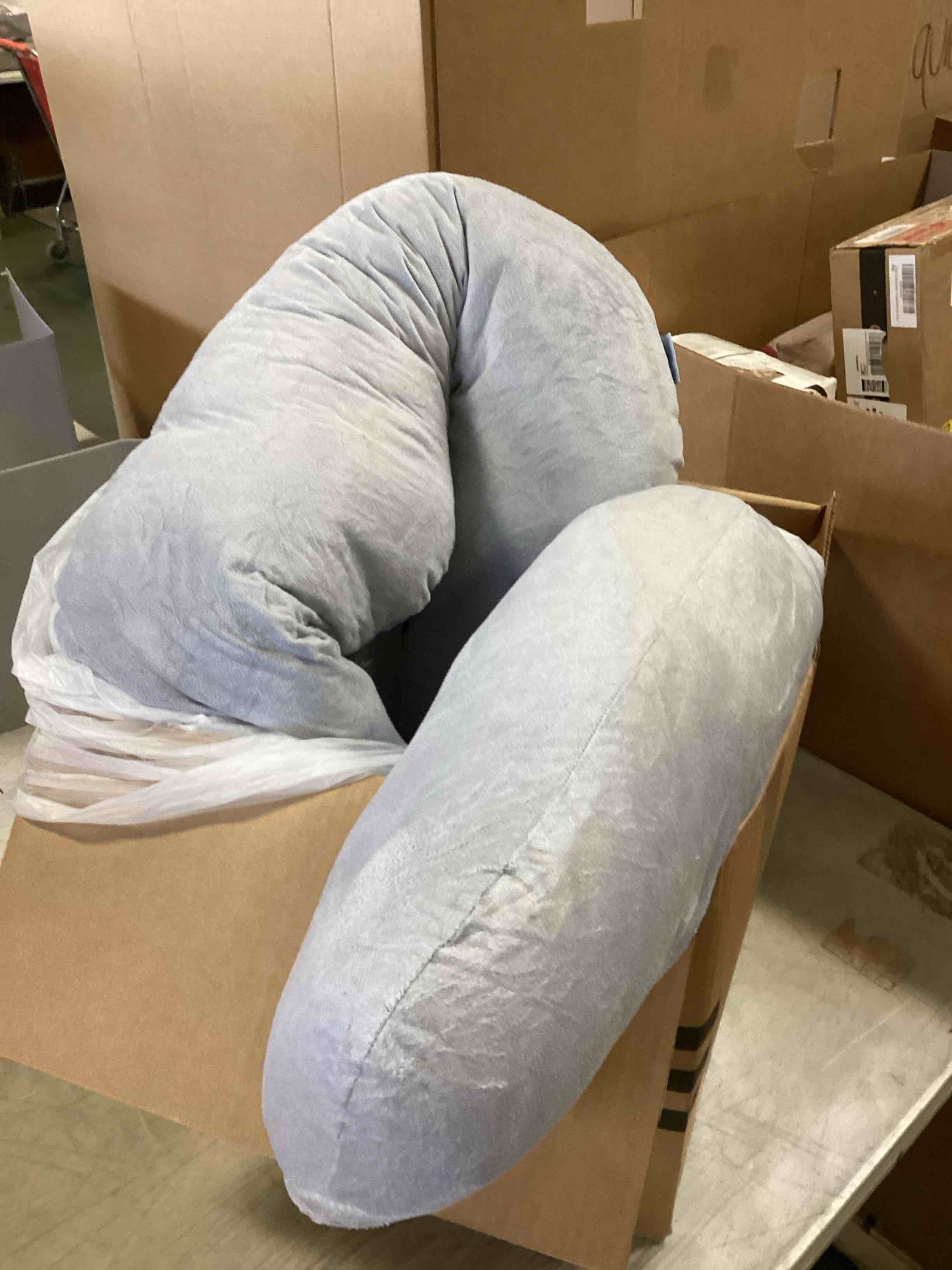 https://s3.amazonaws.com/lotting-images-prod/bidfta/PPE2267323_1745845341572.jpeg