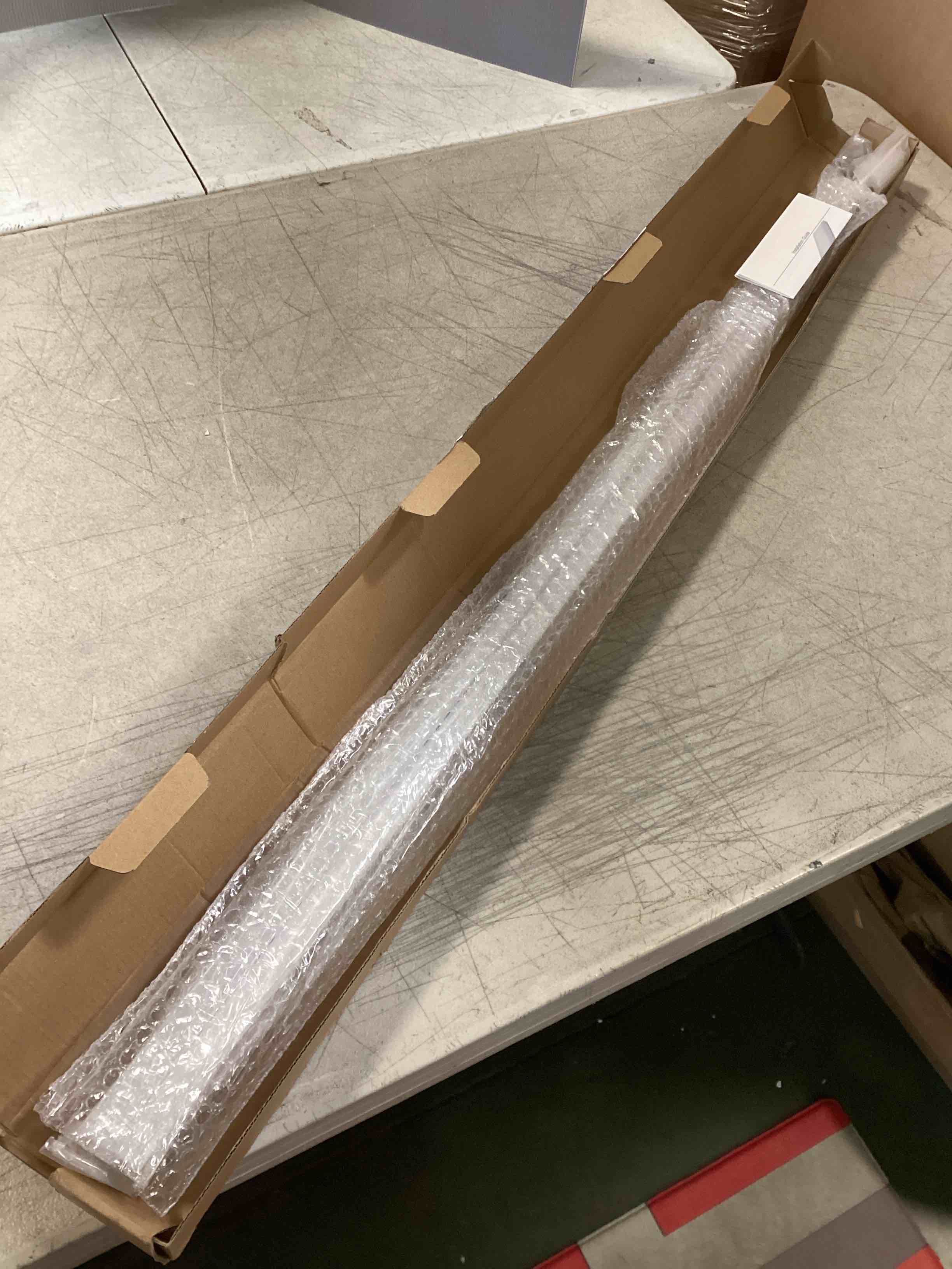 https://s3.amazonaws.com/lotting-images-prod/bidfta/PPE2267355_1745853890852.jpeg