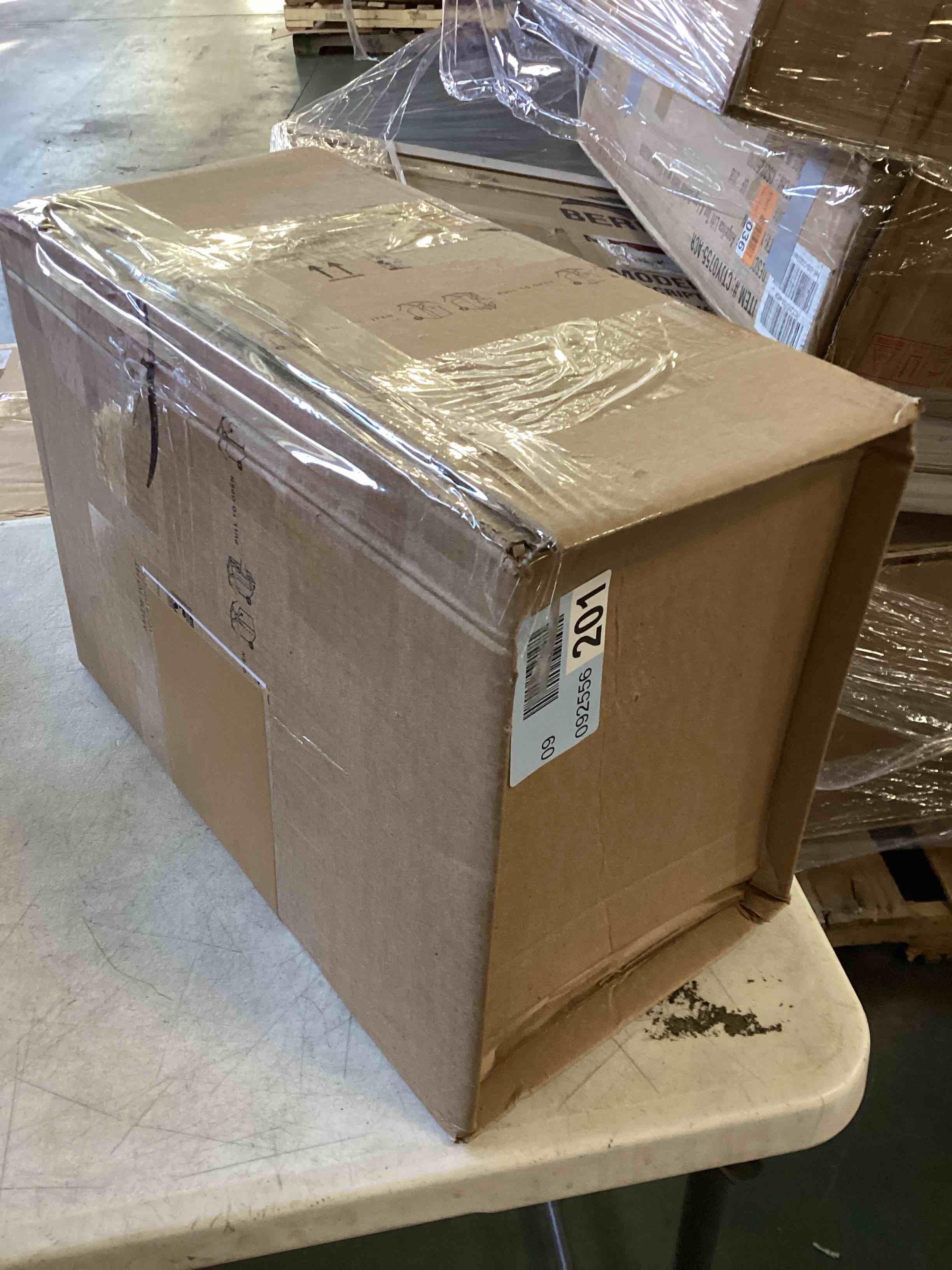 https://s3.amazonaws.com/lotting-images-prod/bidfta/PPE2268163_1746797053071.jpeg
